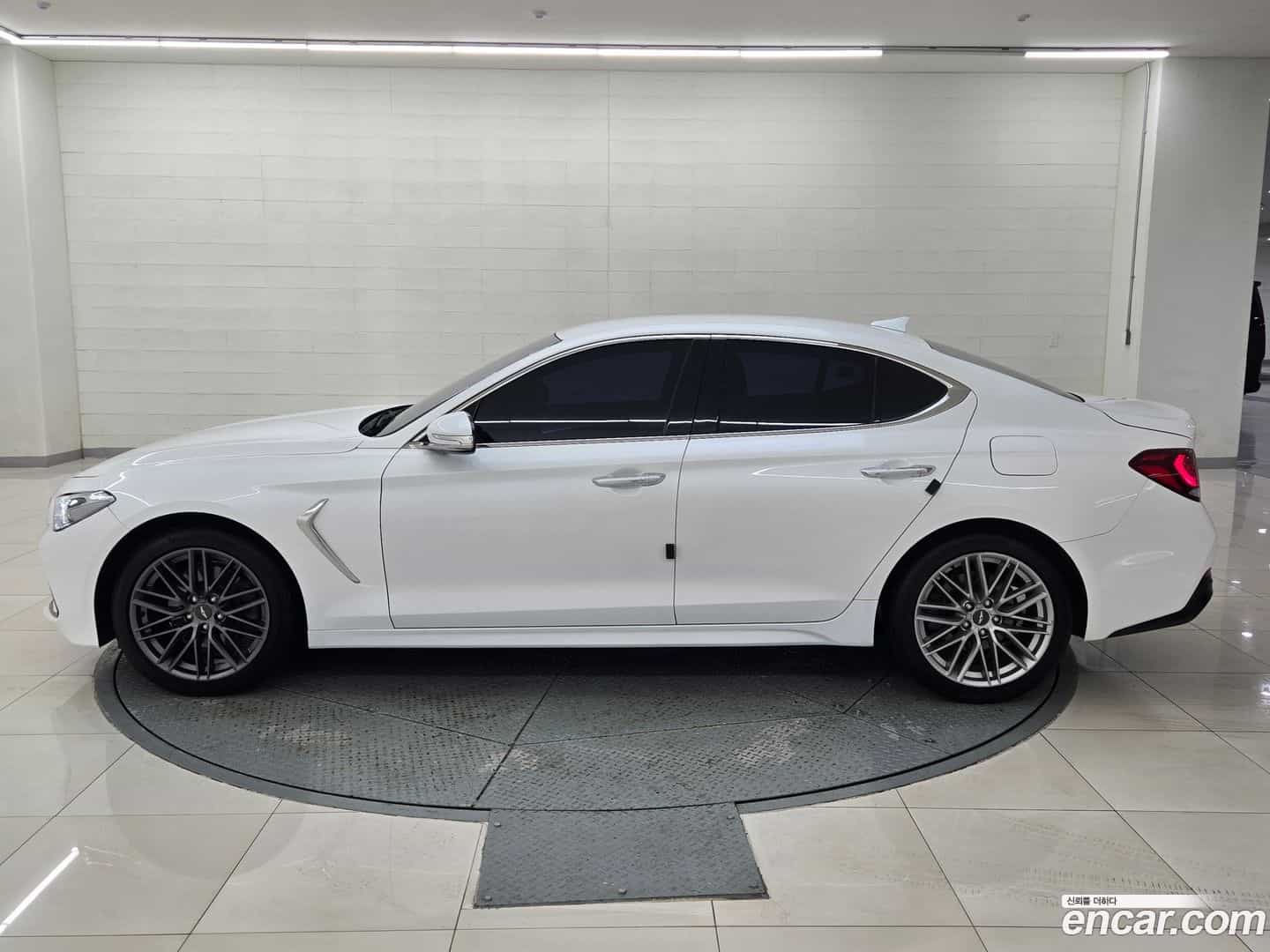 G70 Genesis 2020.2-INNER-007