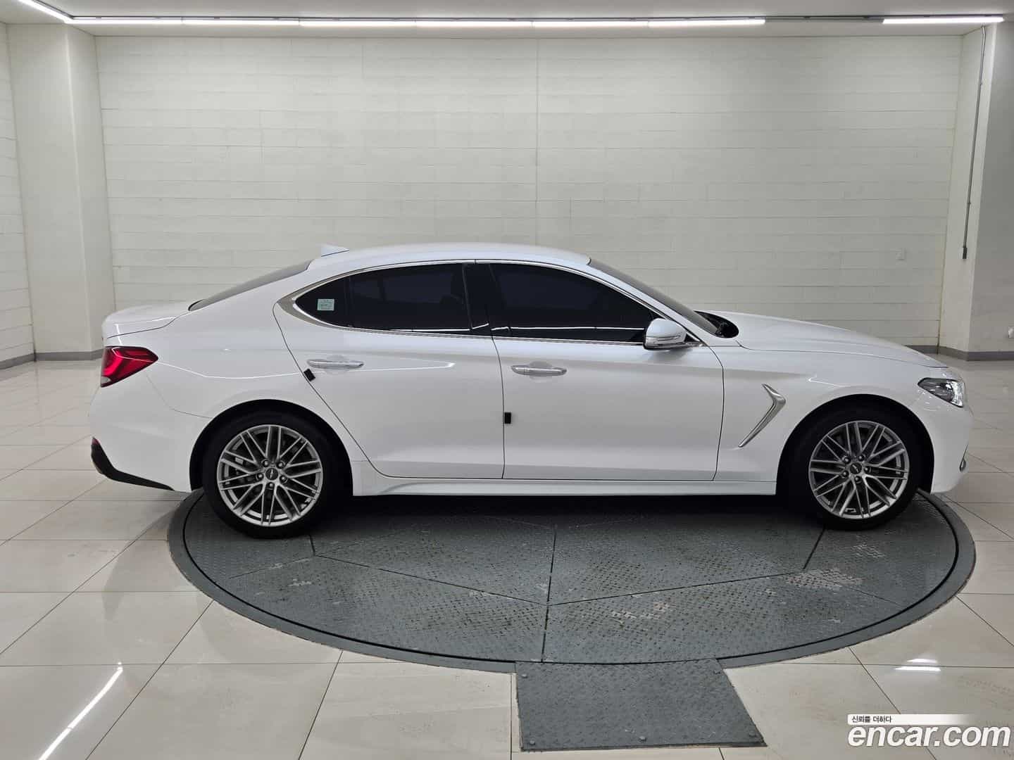 G70 Genesis 2020.2-INNER-008