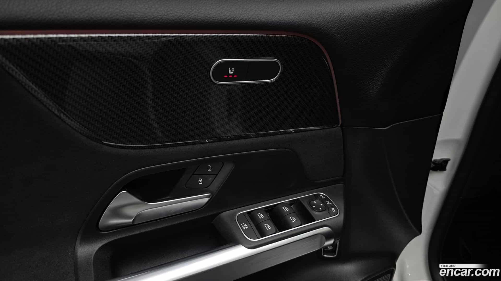GLB-Class Mercedes-Benz 2022.6-OPTION-040