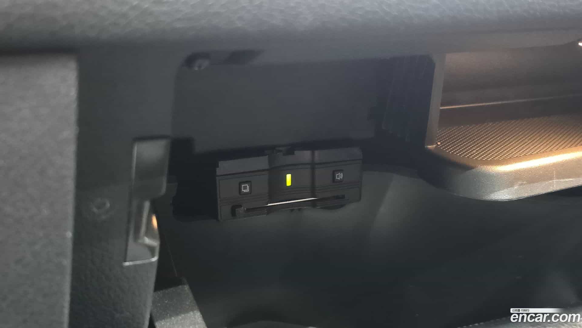 GLB-Class Mercedes-Benz 2022.6-OPTION-045