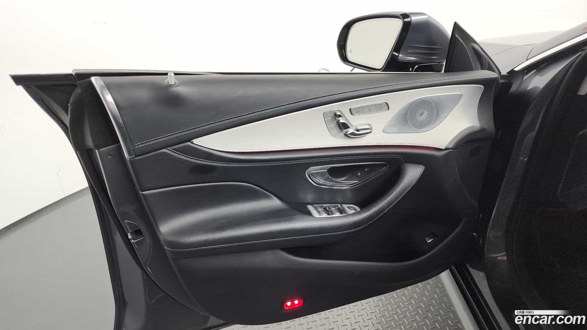 CLS-Class Mercedes-Benz 2019.0-INNER-034