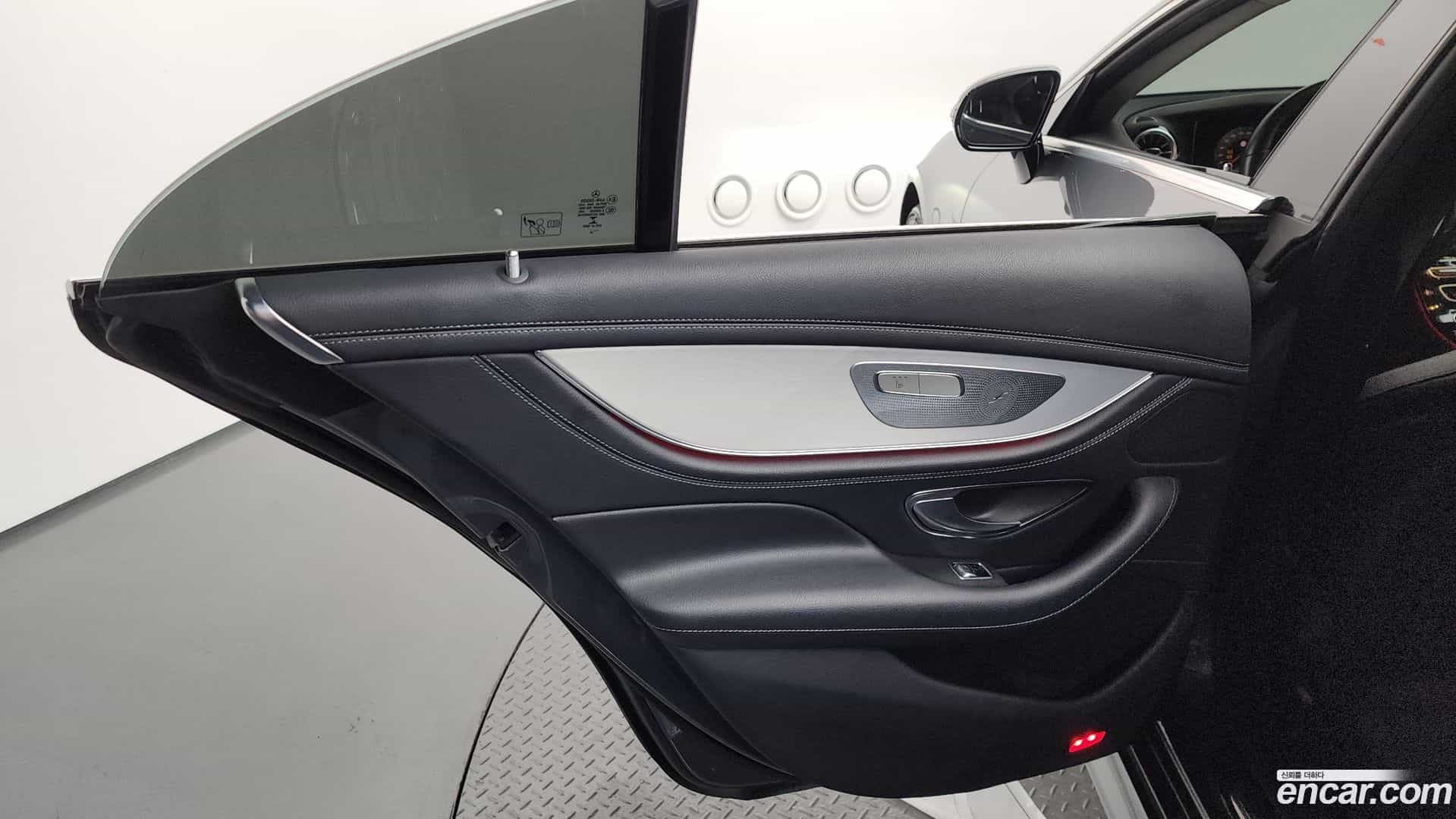 CLS-Class Mercedes-Benz 2019.0-INNER-035