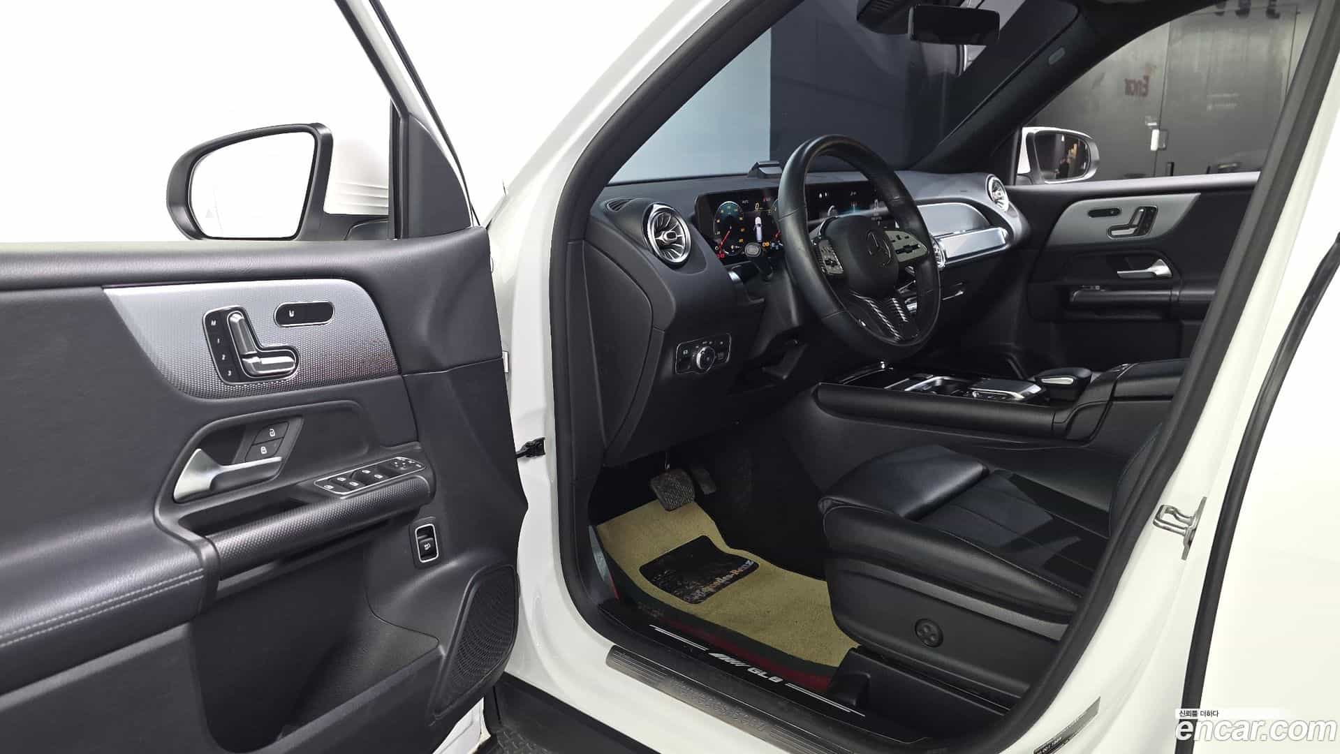 GLB-Class Mercedes-Benz 2021.7-INNER-010