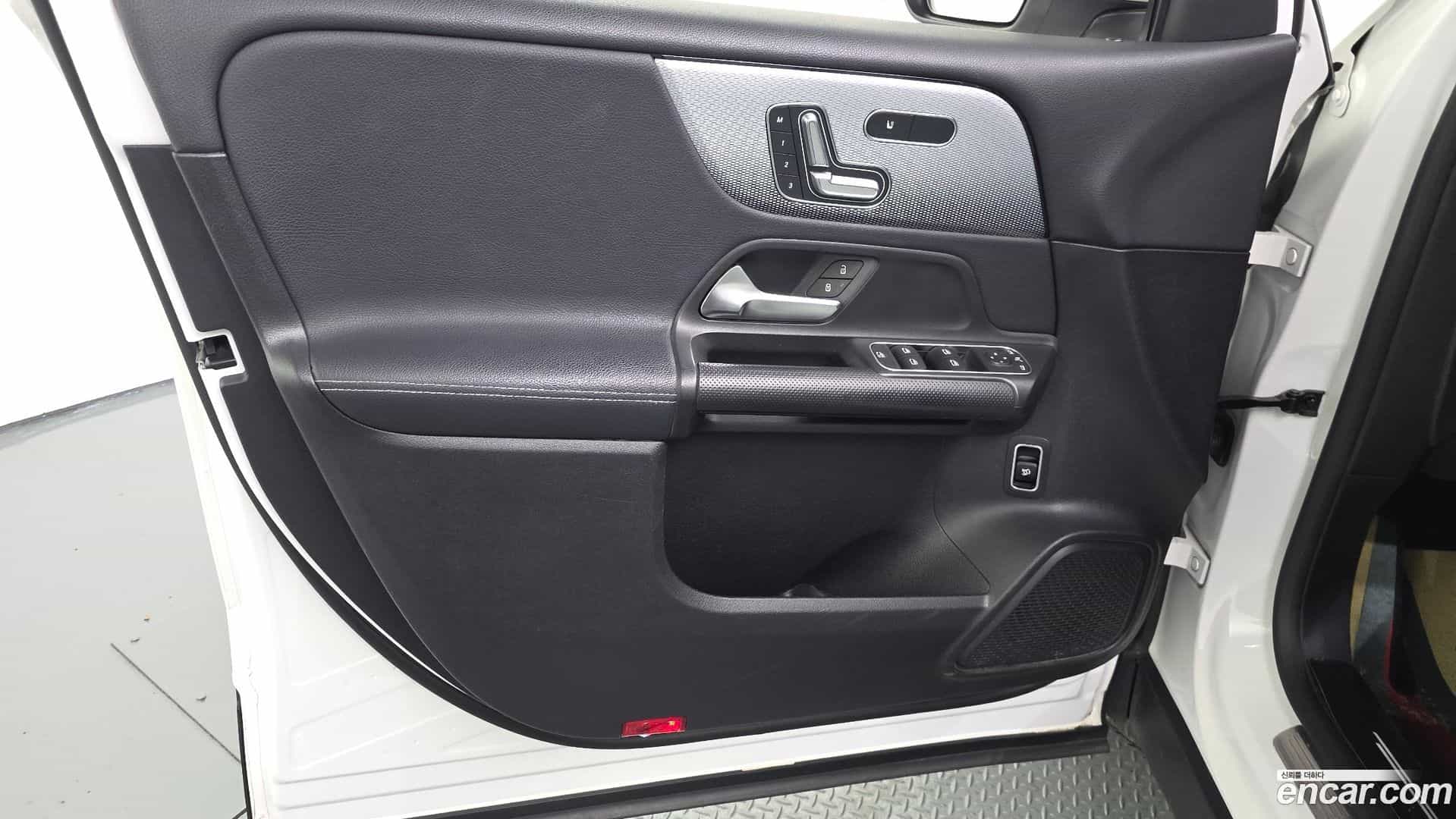 GLB-Class Mercedes-Benz 2021.7-INNER-034