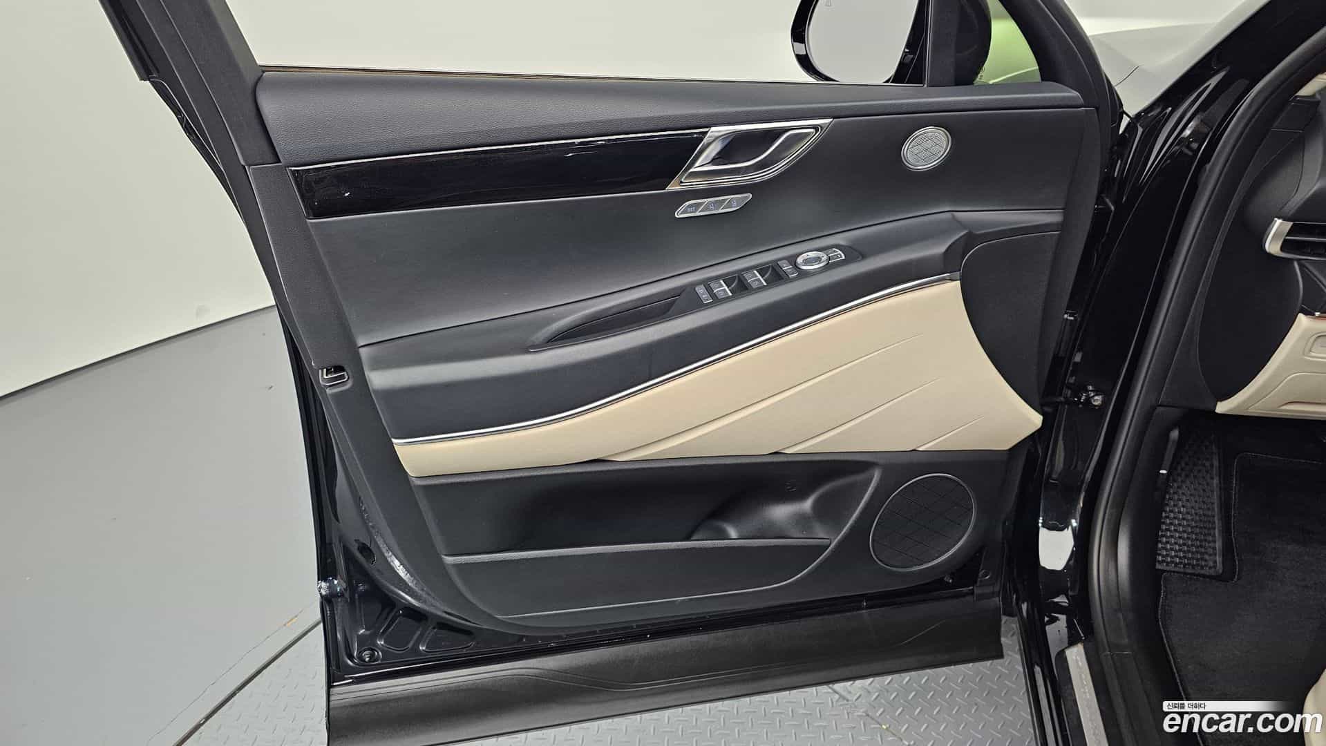 GV80 Genesis 2023.2-INNER-034