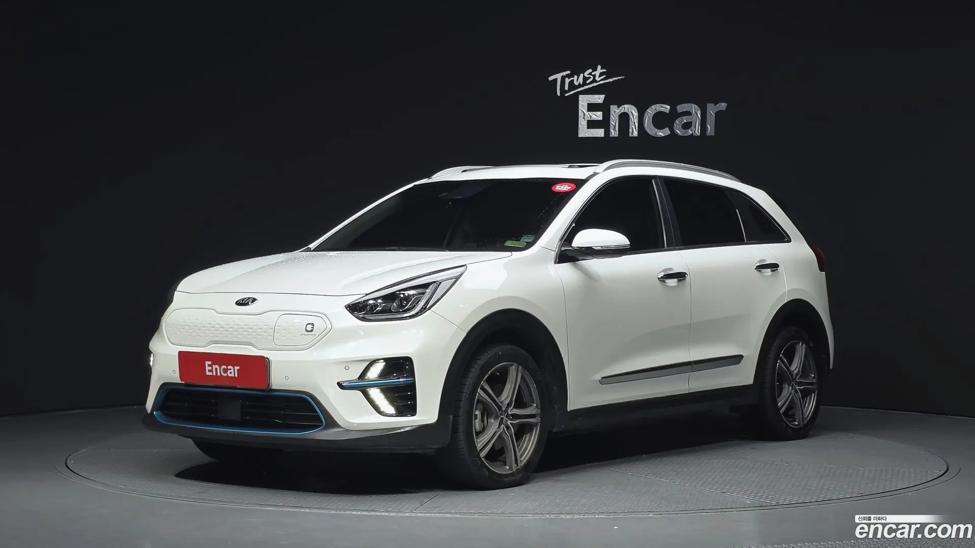 Main__Slider__Photo:Niro Kia 2019.6-0