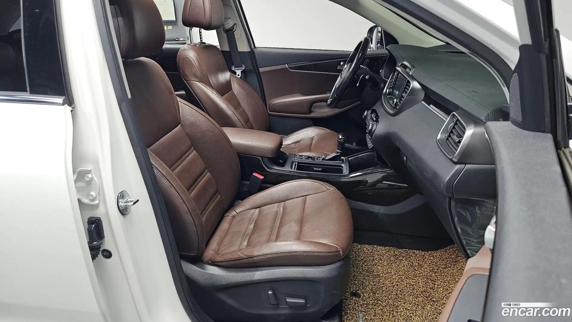 Sorento Kia 2017.6-INNER-036