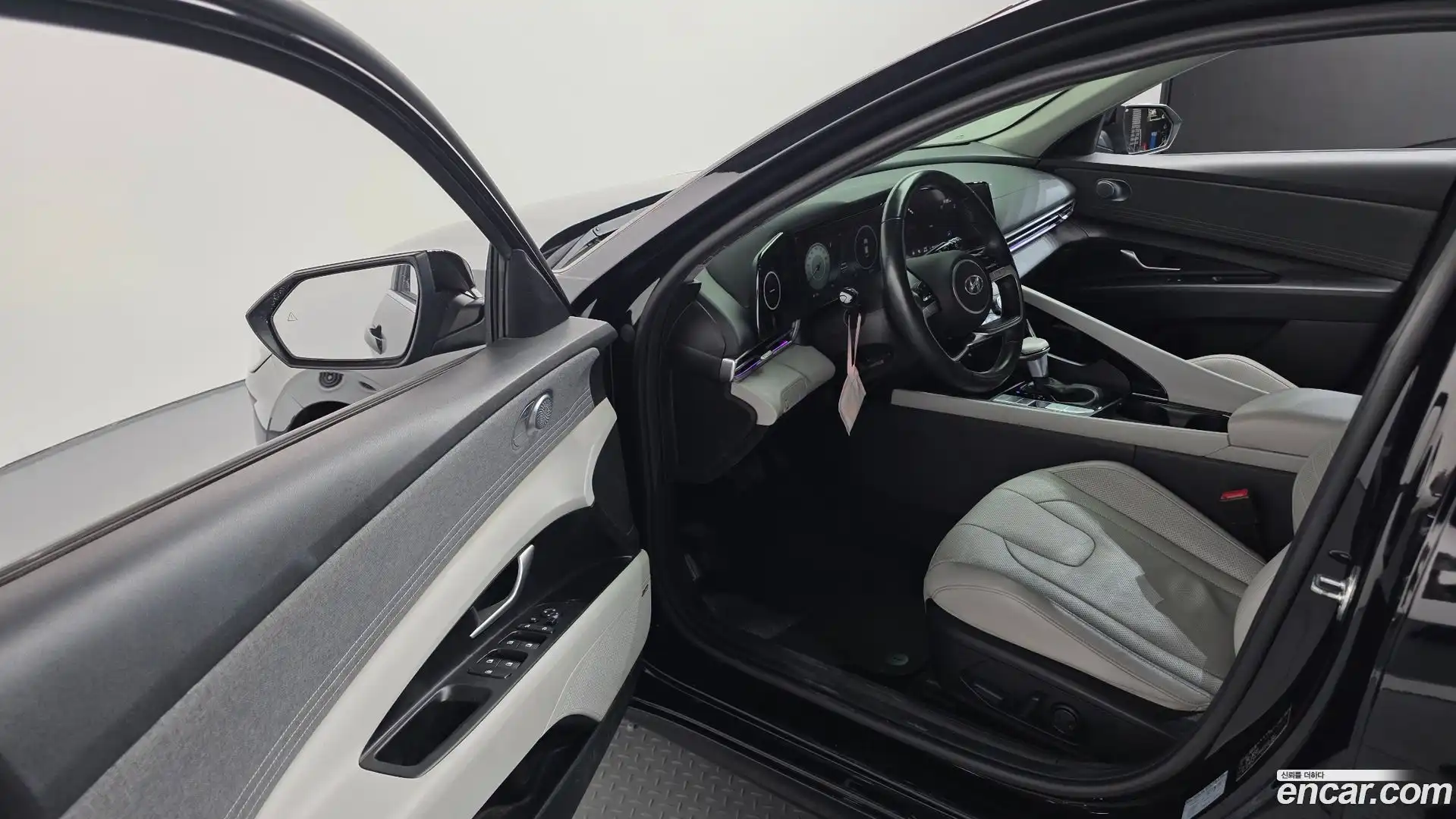AVANTE Hyundai 2020.5-OPTION-015