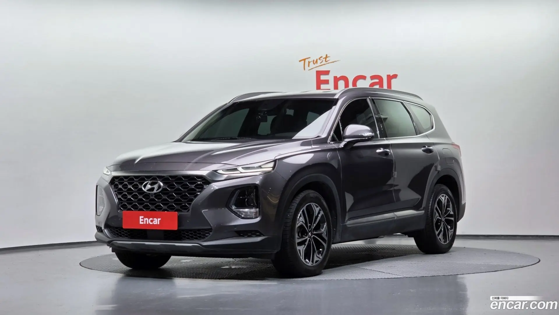 Main__Slider__Photo:Santafe Hyundai 2018.5-0