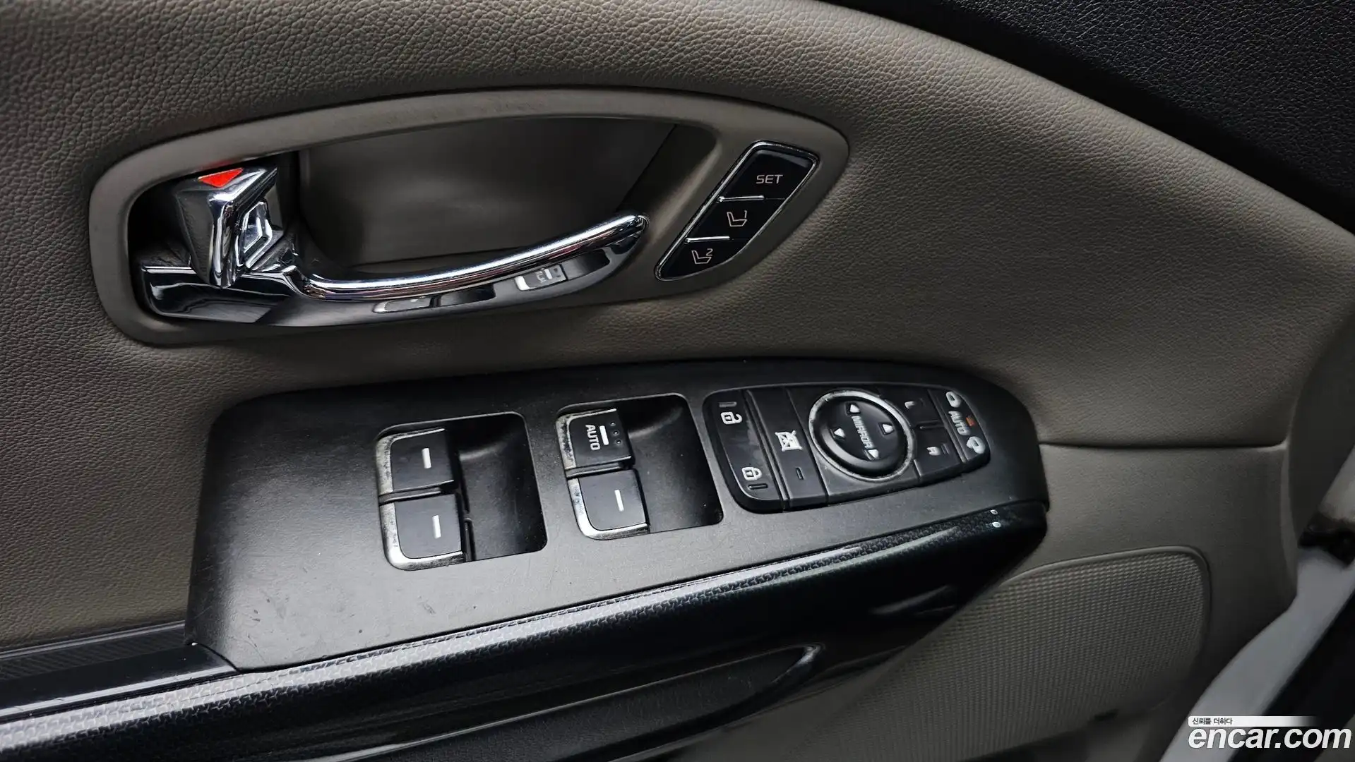 Canival Kia 2017.8-OPTION-040