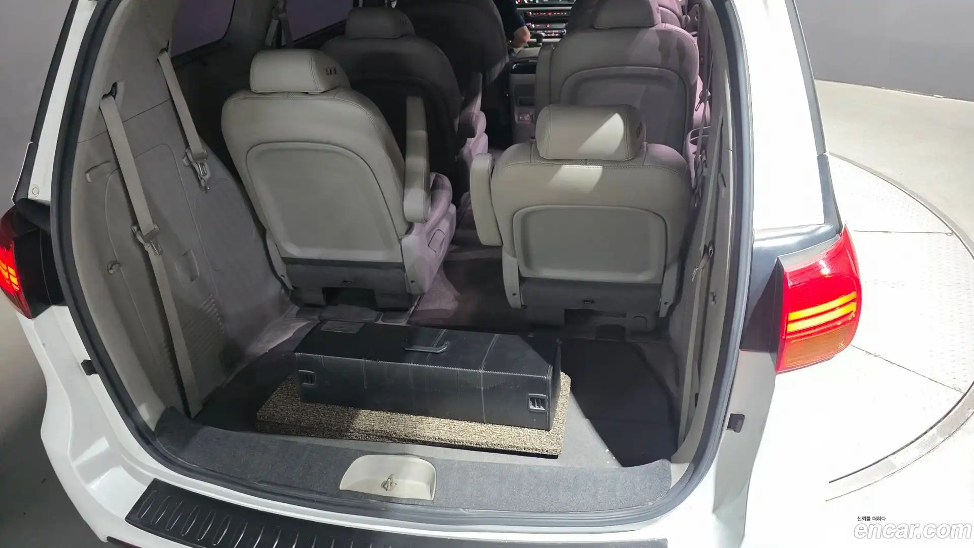 Canival Kia 2017.8-OPTION-045