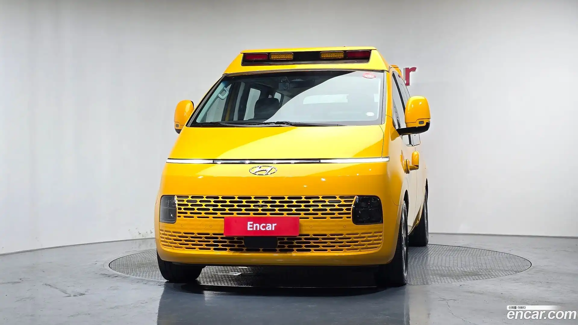 Staria Hyundai 2022.7-OUTER-003