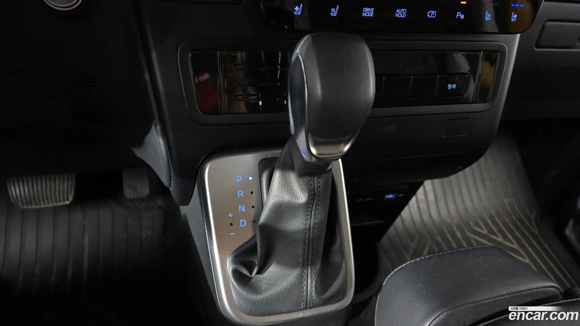 Staria Hyundai 2022.7-INNER-009