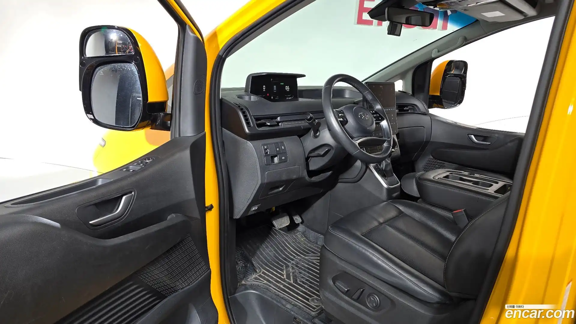 Staria Hyundai 2022.7-INNER-010