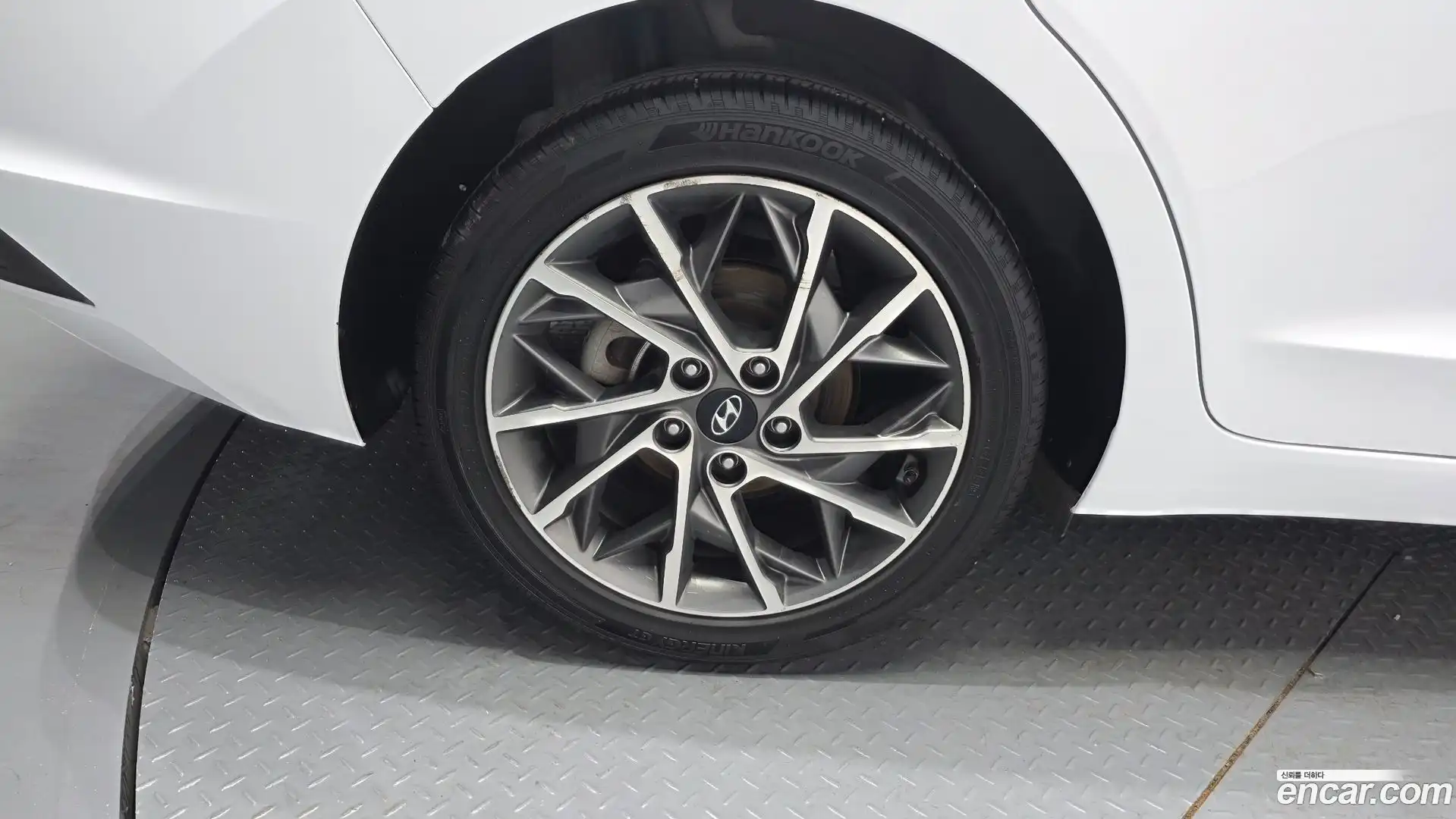 AVANTE Hyundai 2019.11-OUTER-005