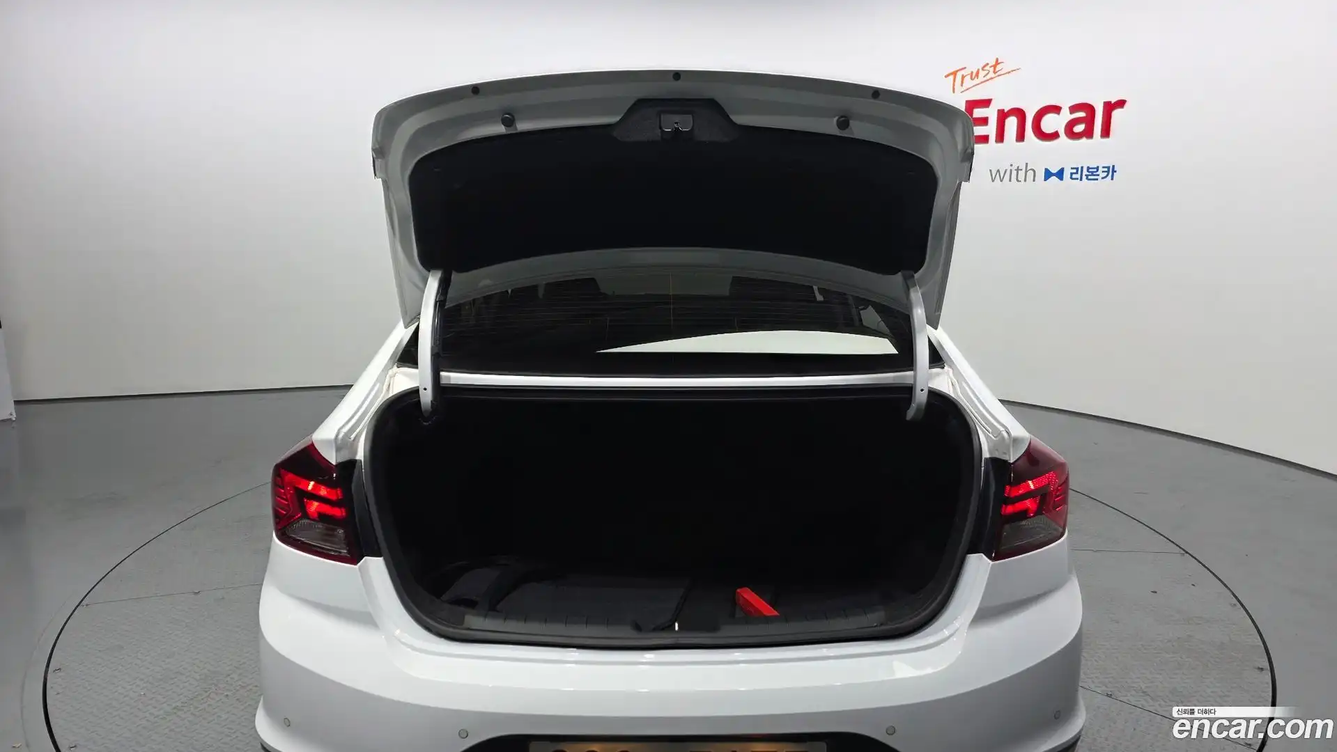 AVANTE Hyundai 2019.11-OPTION-024