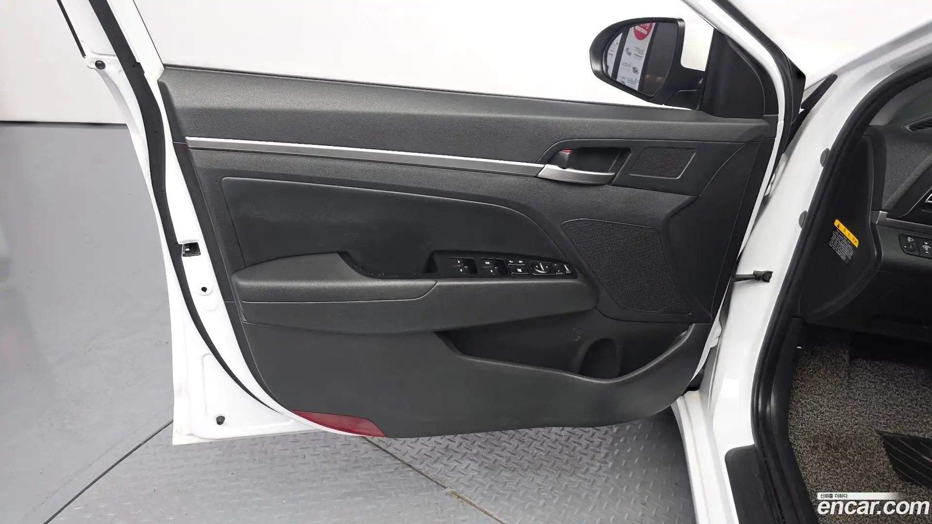 AVANTE Hyundai 2019.11-INNER-034