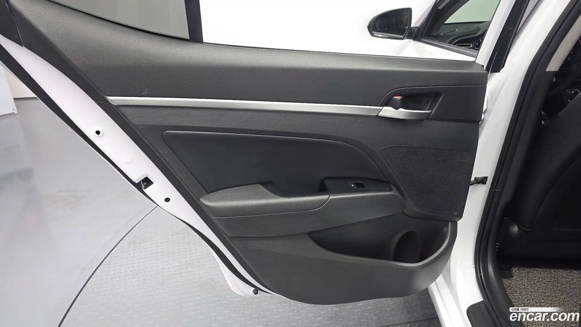 AVANTE Hyundai 2019.11-INNER-035