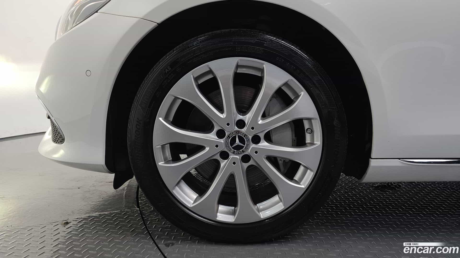 E-Class Mercedes-Benz 2019.8-OUTER-005