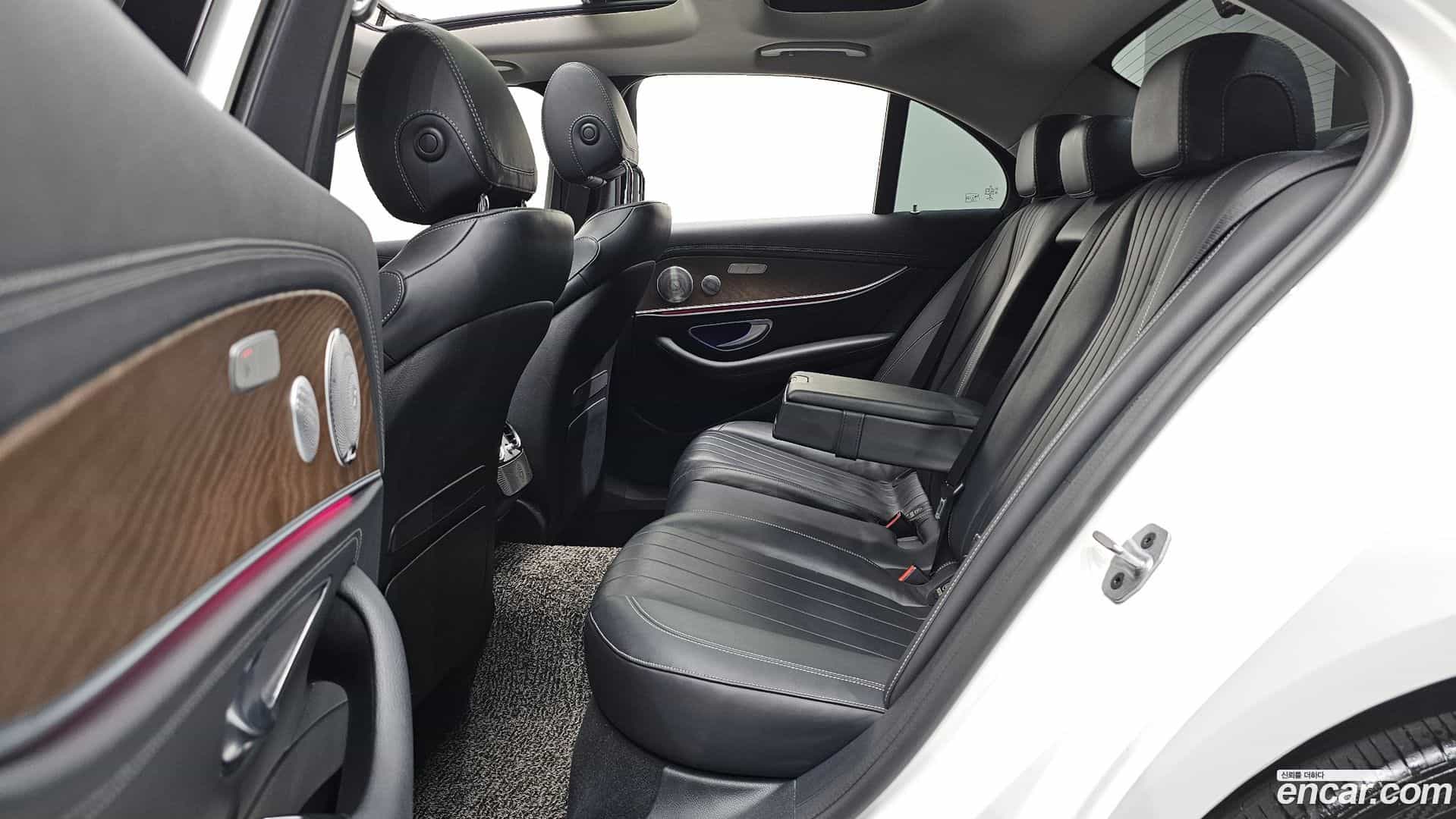E-Class Mercedes-Benz 2019.8-OPTION-015