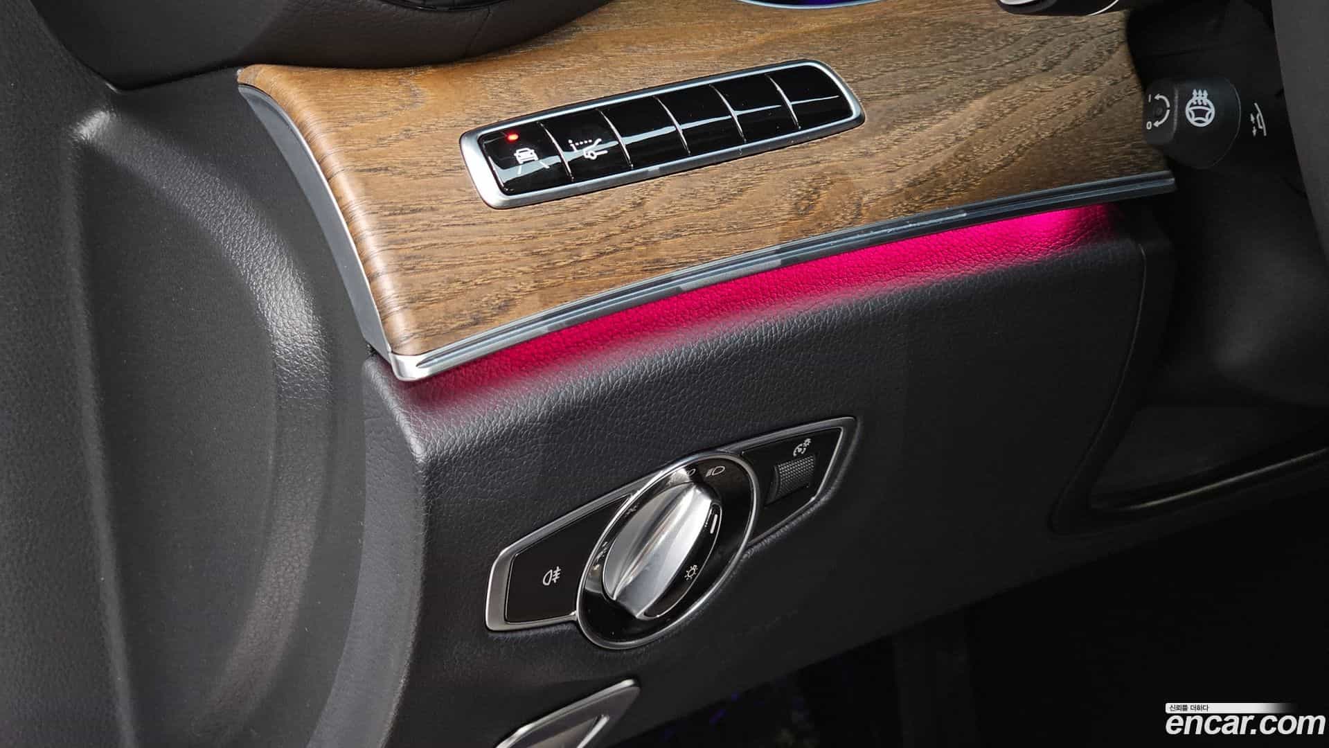 E-Class Mercedes-Benz 2019.8-OPTION-017