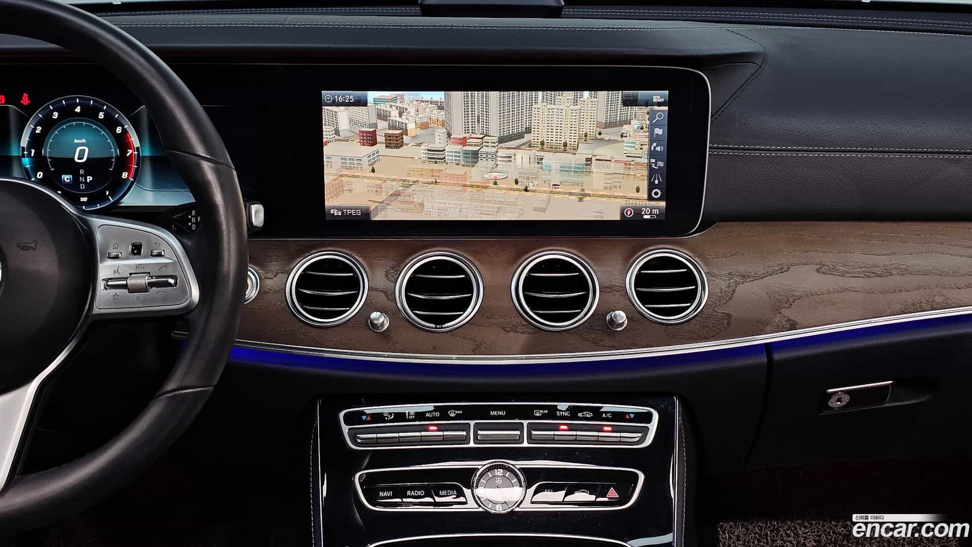 E-Class Mercedes-Benz 2019.8-OPTION-018