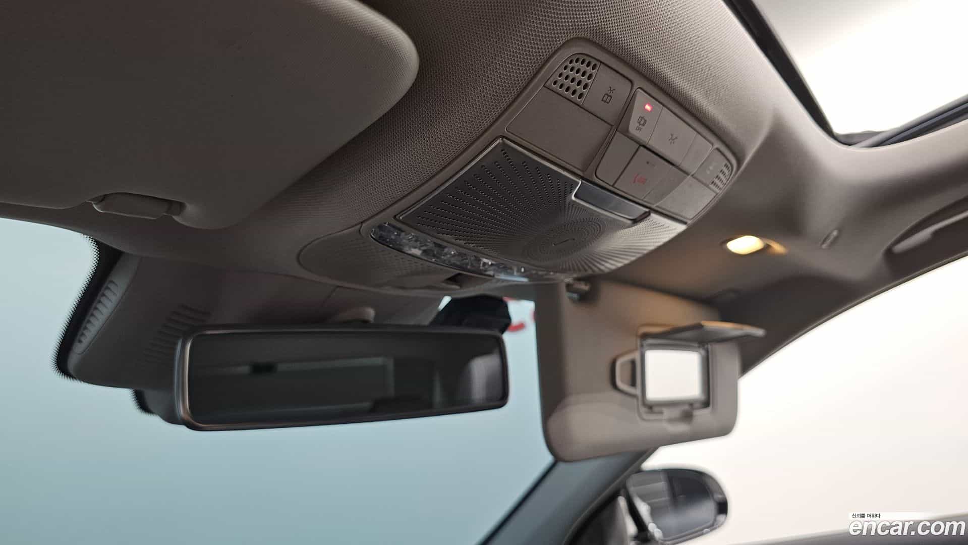 E-Class Mercedes-Benz 2019.8-OPTION-024