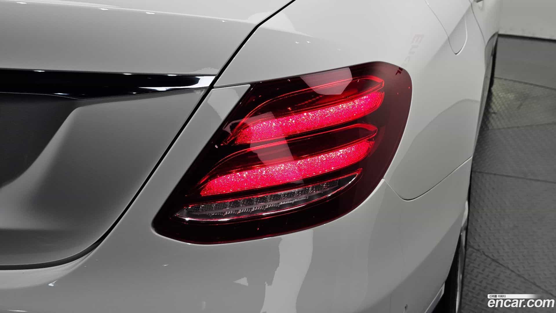 E-Class Mercedes-Benz 2019.8-OUTER-033