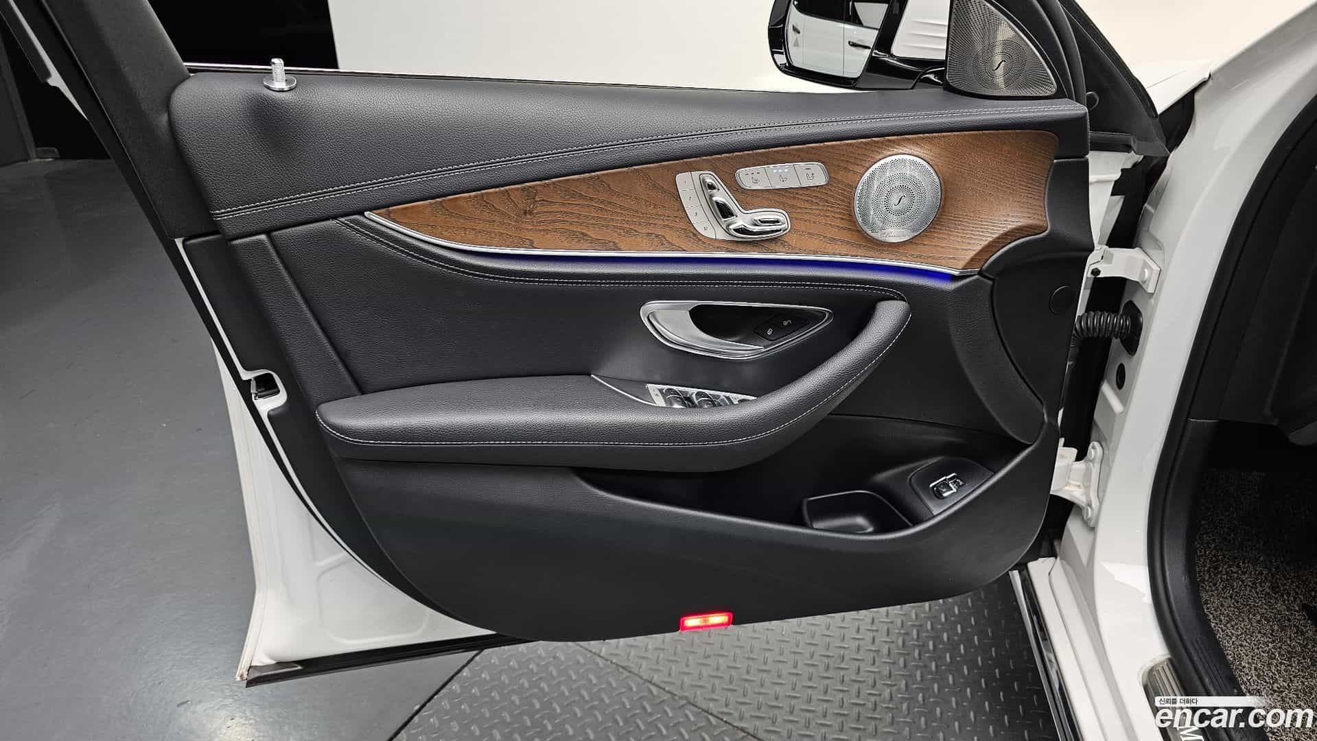 E-Class Mercedes-Benz 2019.8-INNER-034