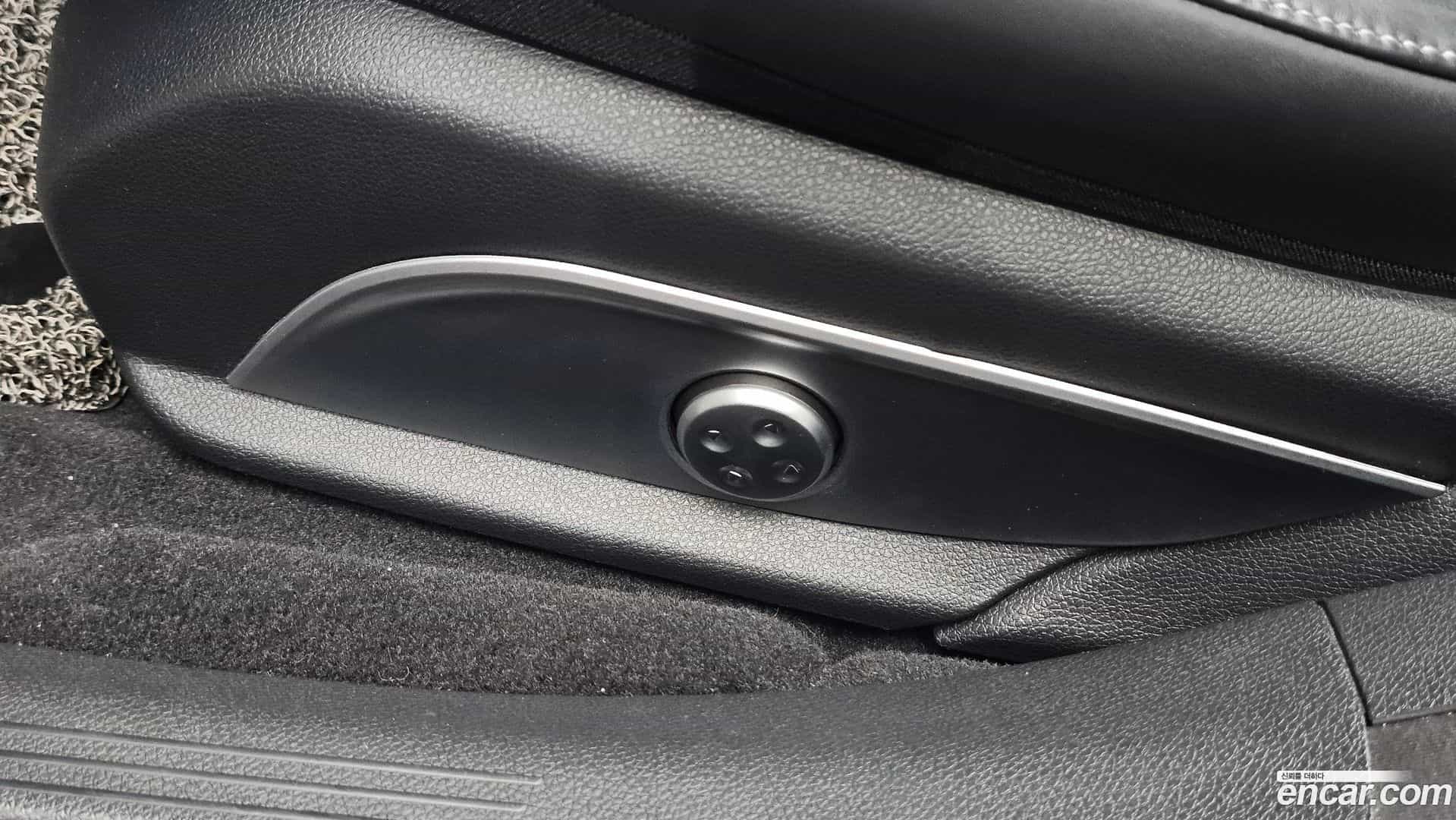 E-Class Mercedes-Benz 2019.8-OPTION-045