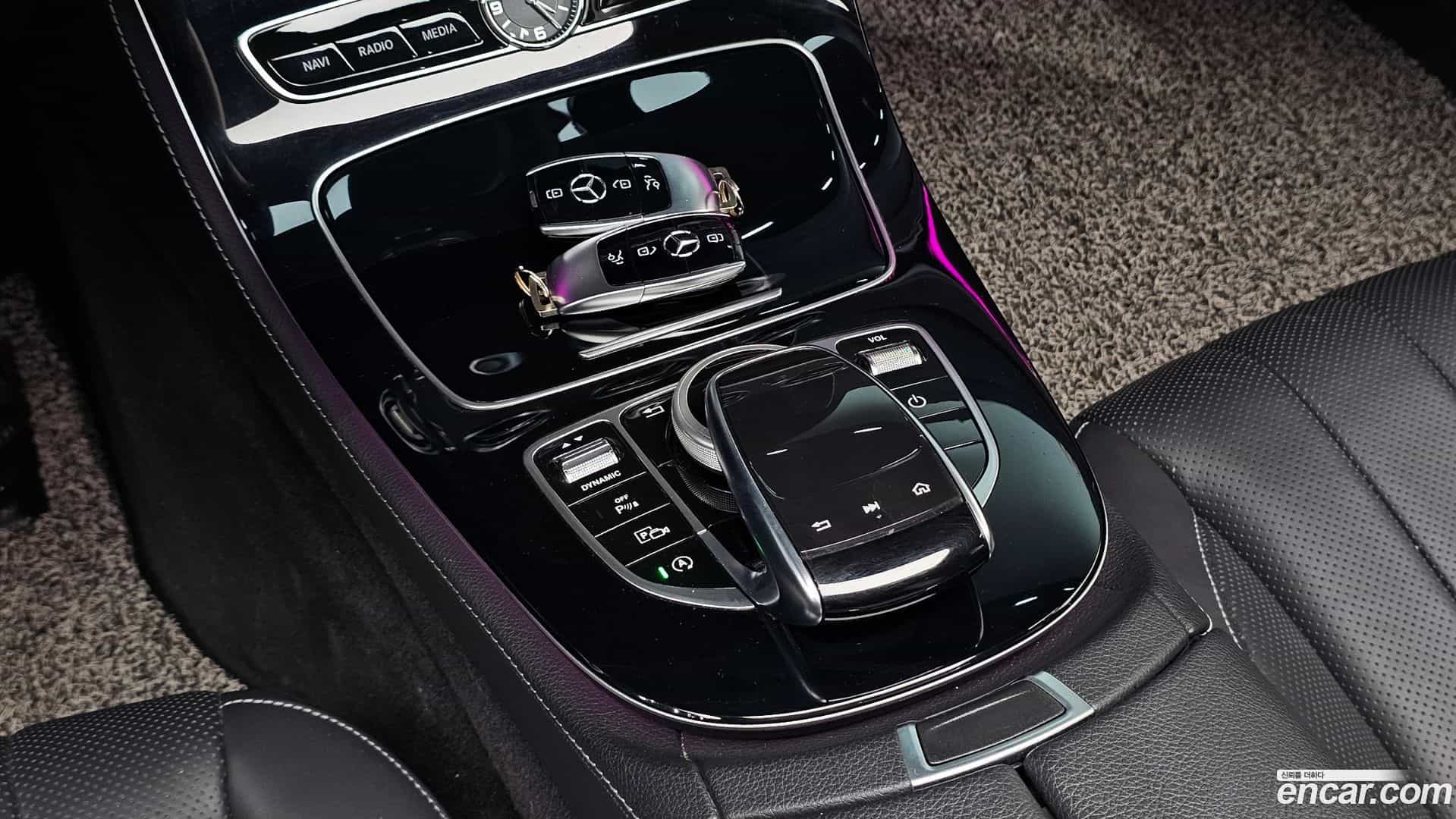 E-Class Mercedes-Benz 2019.8-OPTION-046