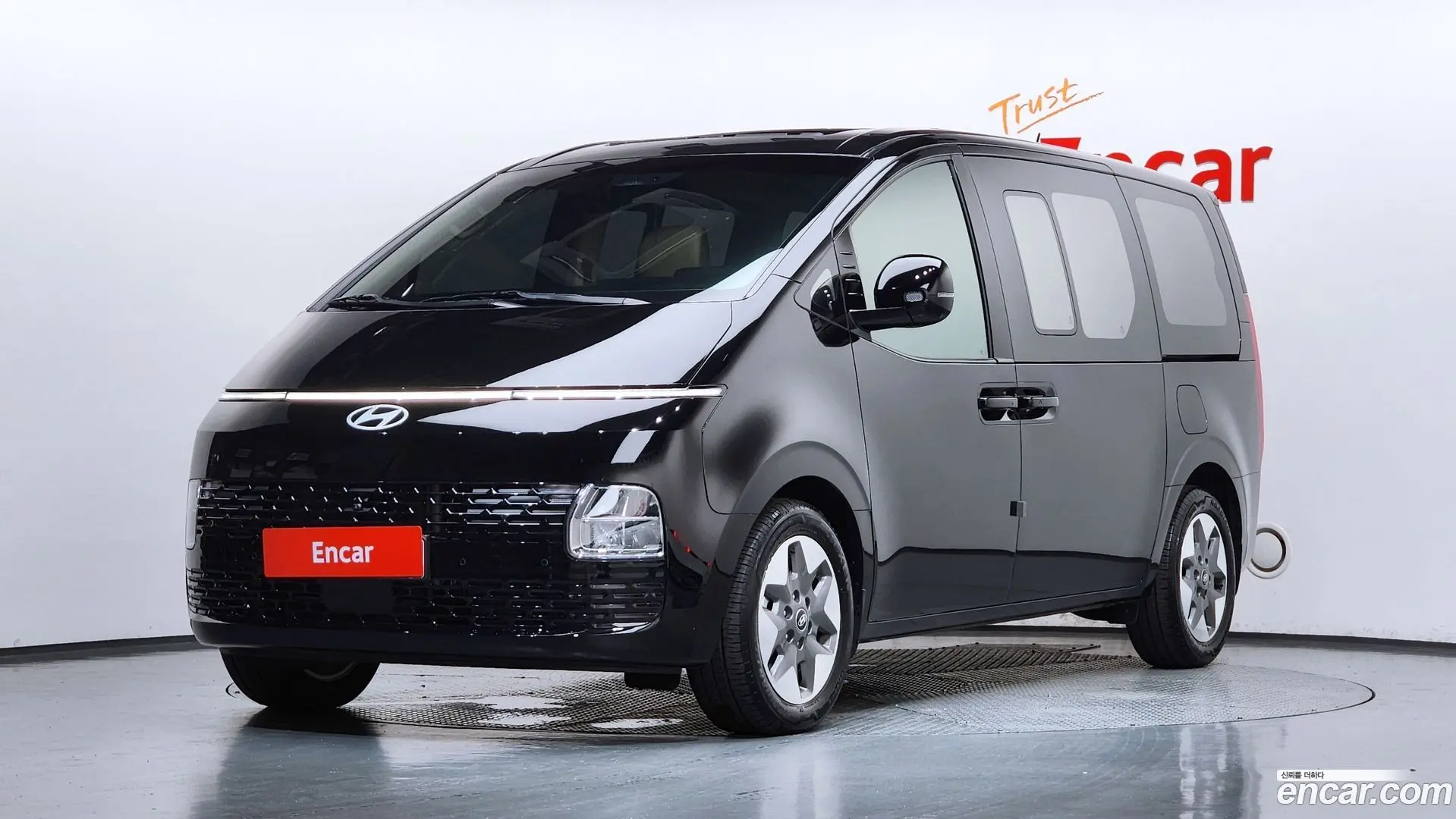 Main__Slider__Photo:Staria Hyundai 2025.3-0