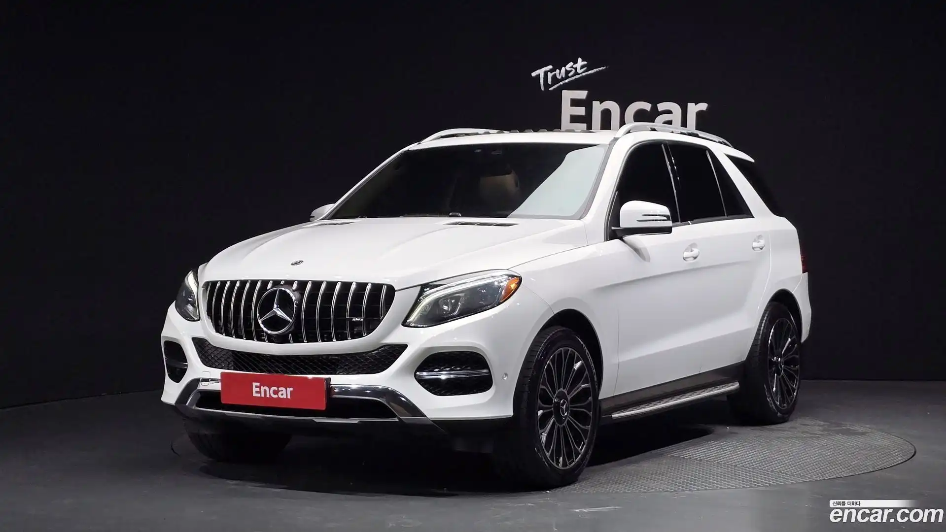 GLE-Class Mercedes-Benz 2018.10-OUTER-001