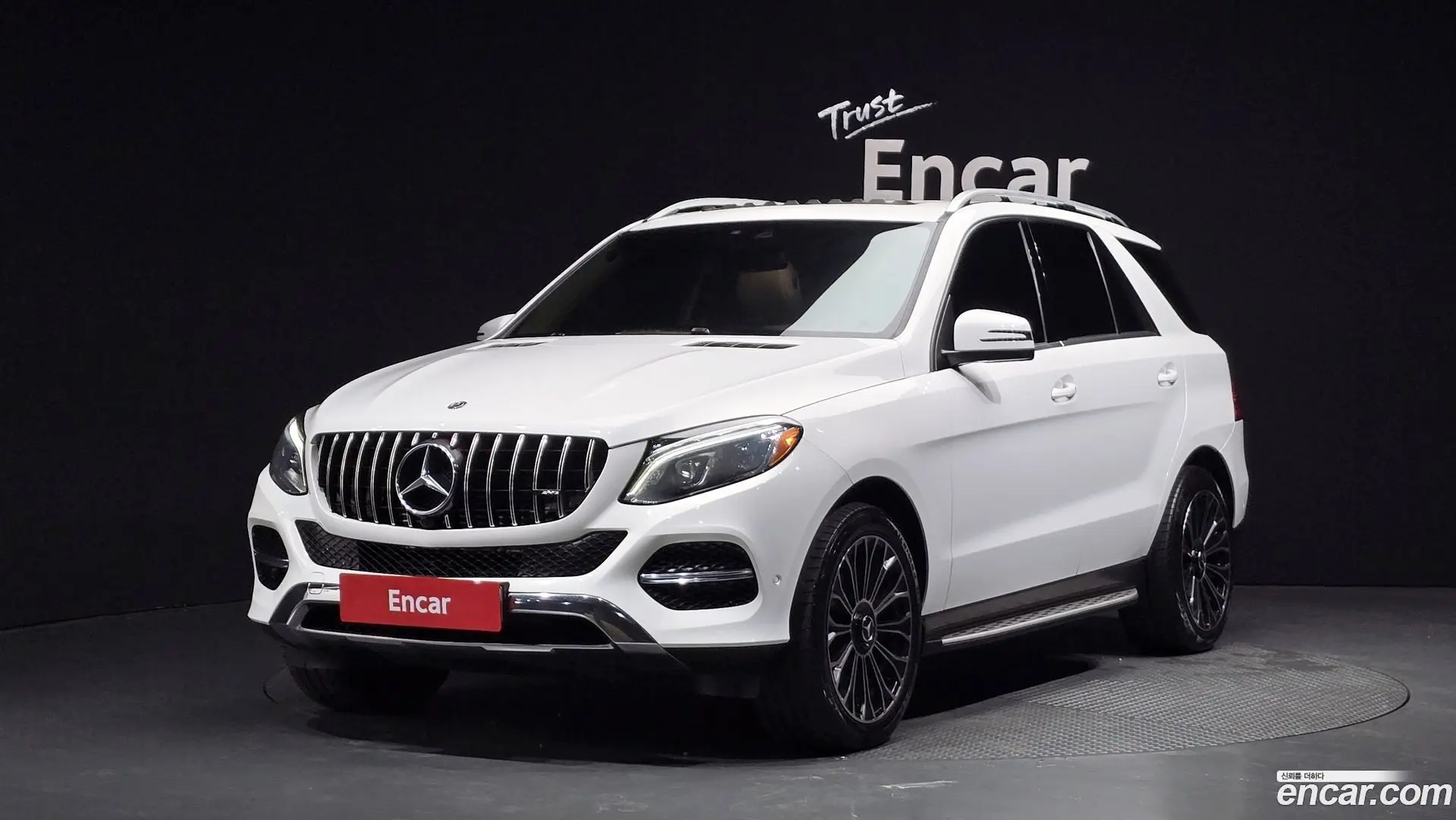 Main__Slider__Photo:GLE-Class Mercedes-Benz 2018.10-0