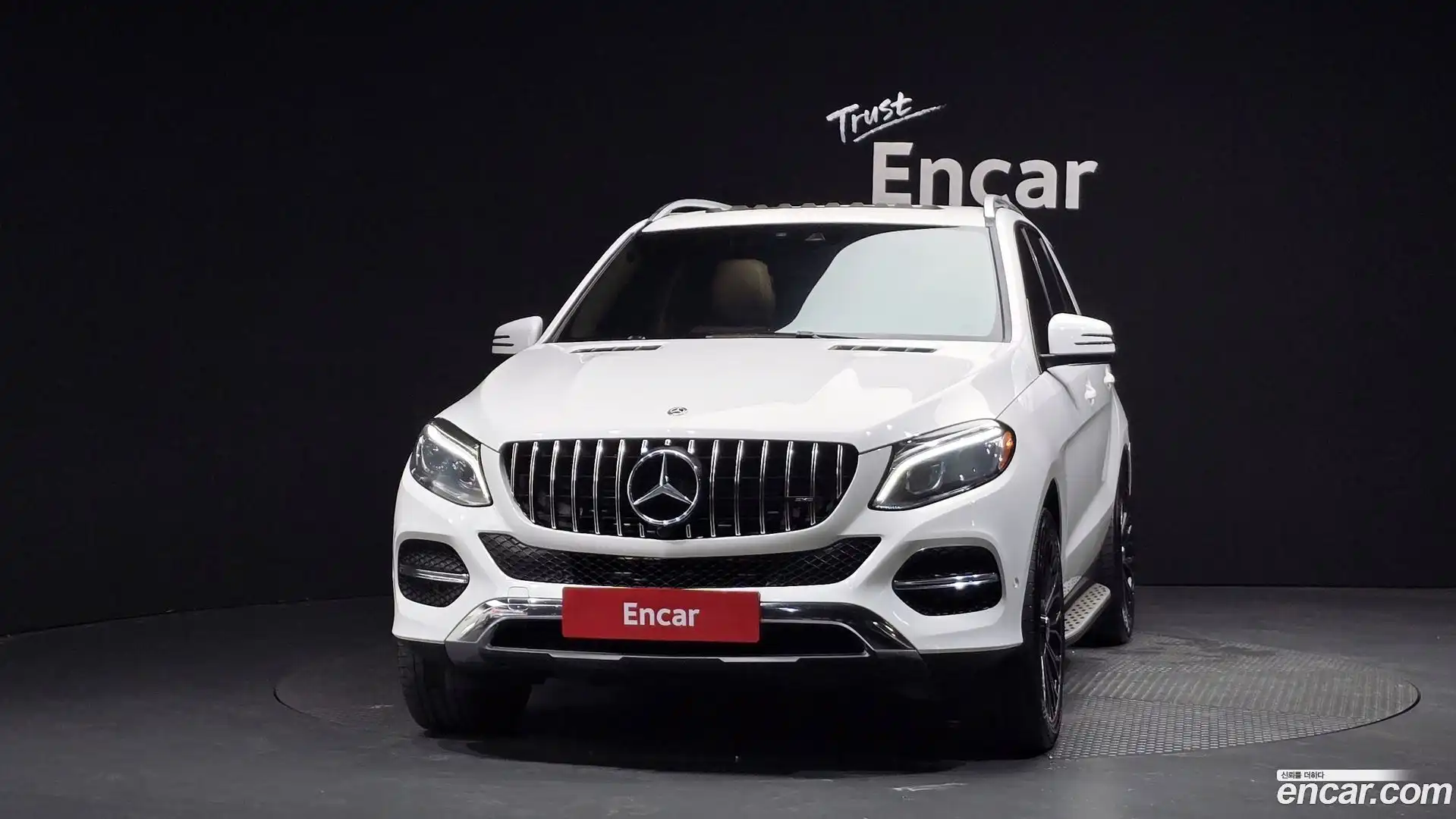 GLE-Class Mercedes-Benz 2018.10-OUTER-003