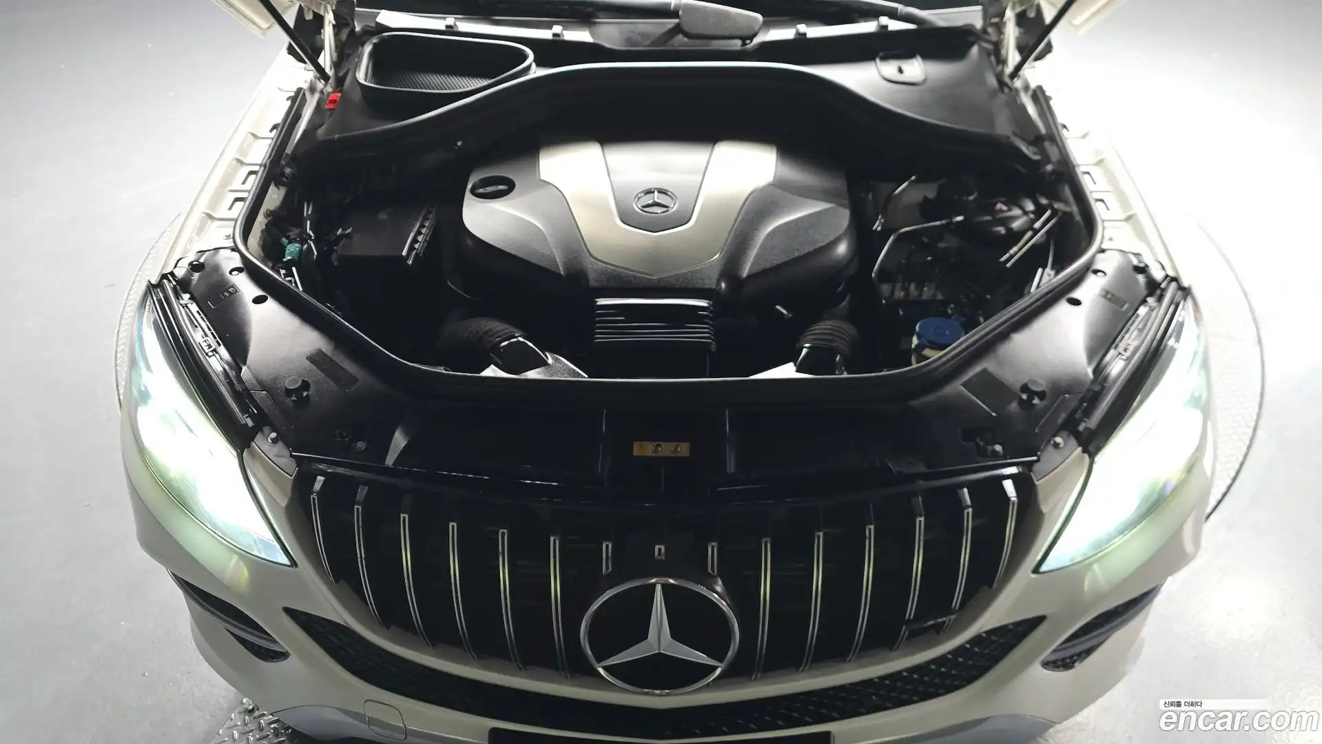 GLE-Class Mercedes-Benz 2018.10-OUTER-006