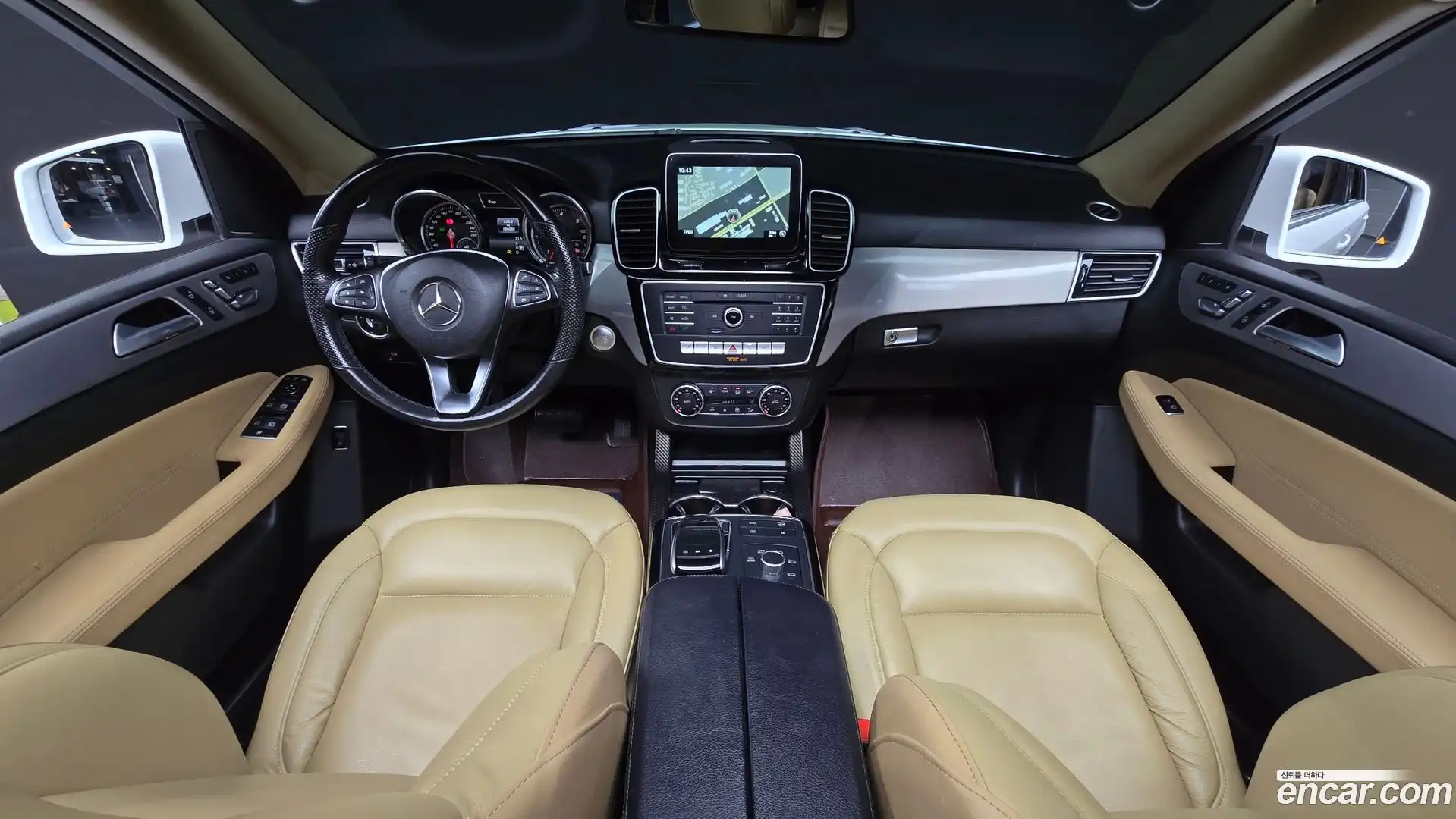 GLE-Class Mercedes-Benz 2018.10-INNER-007