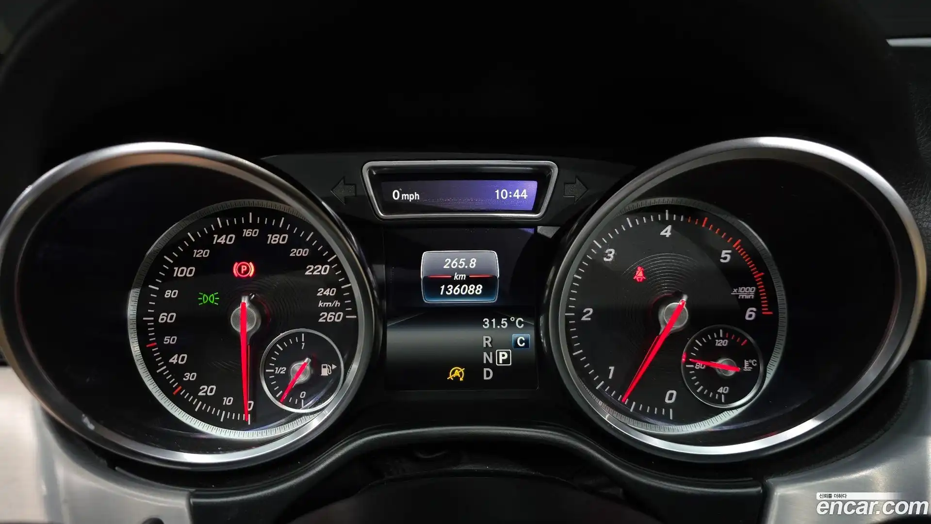 GLE-Class Mercedes-Benz 2018.10-INNER-008