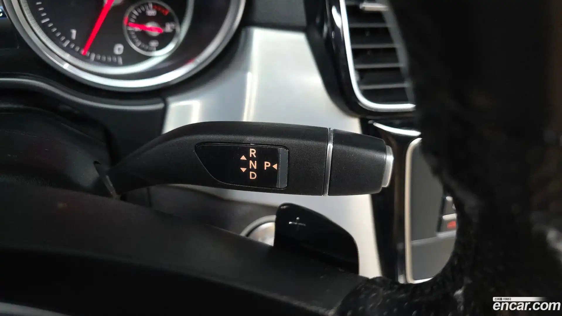 GLE-Class Mercedes-Benz 2018.10-INNER-009