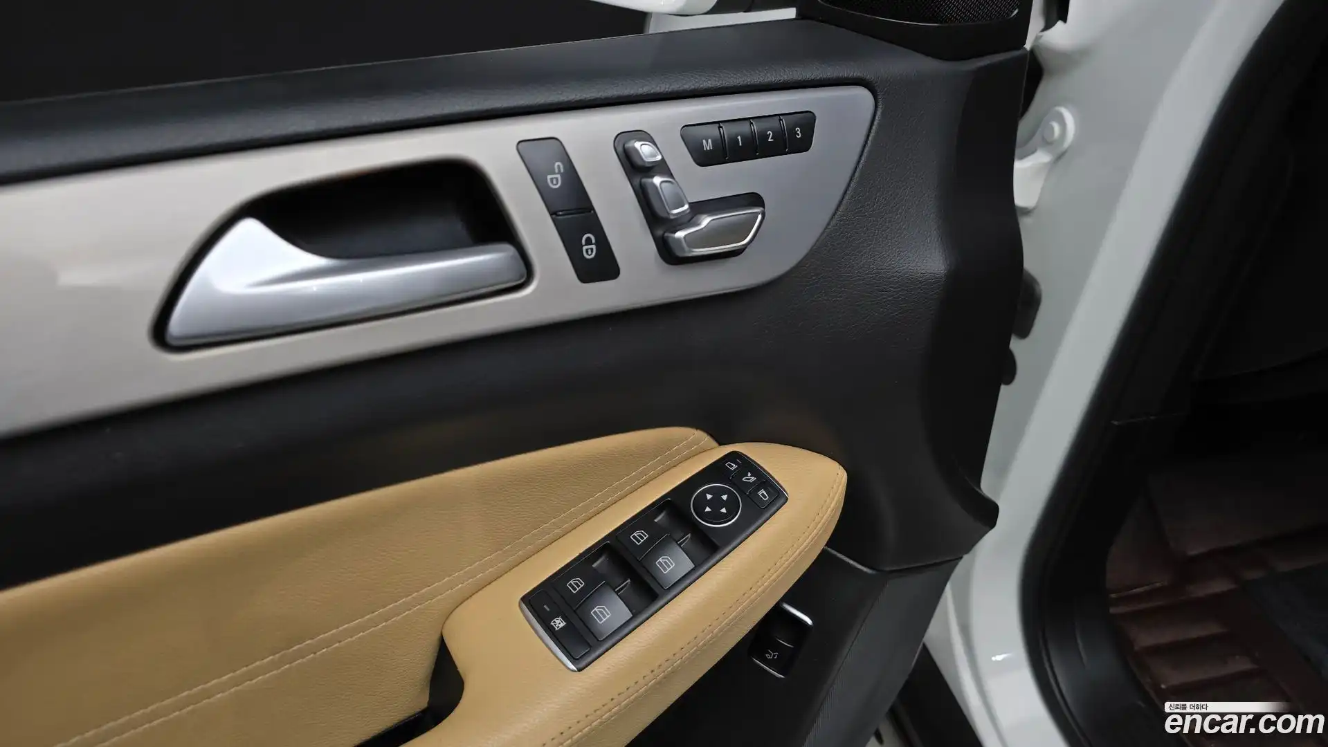 GLE-Class Mercedes-Benz 2018.10-OPTION-019