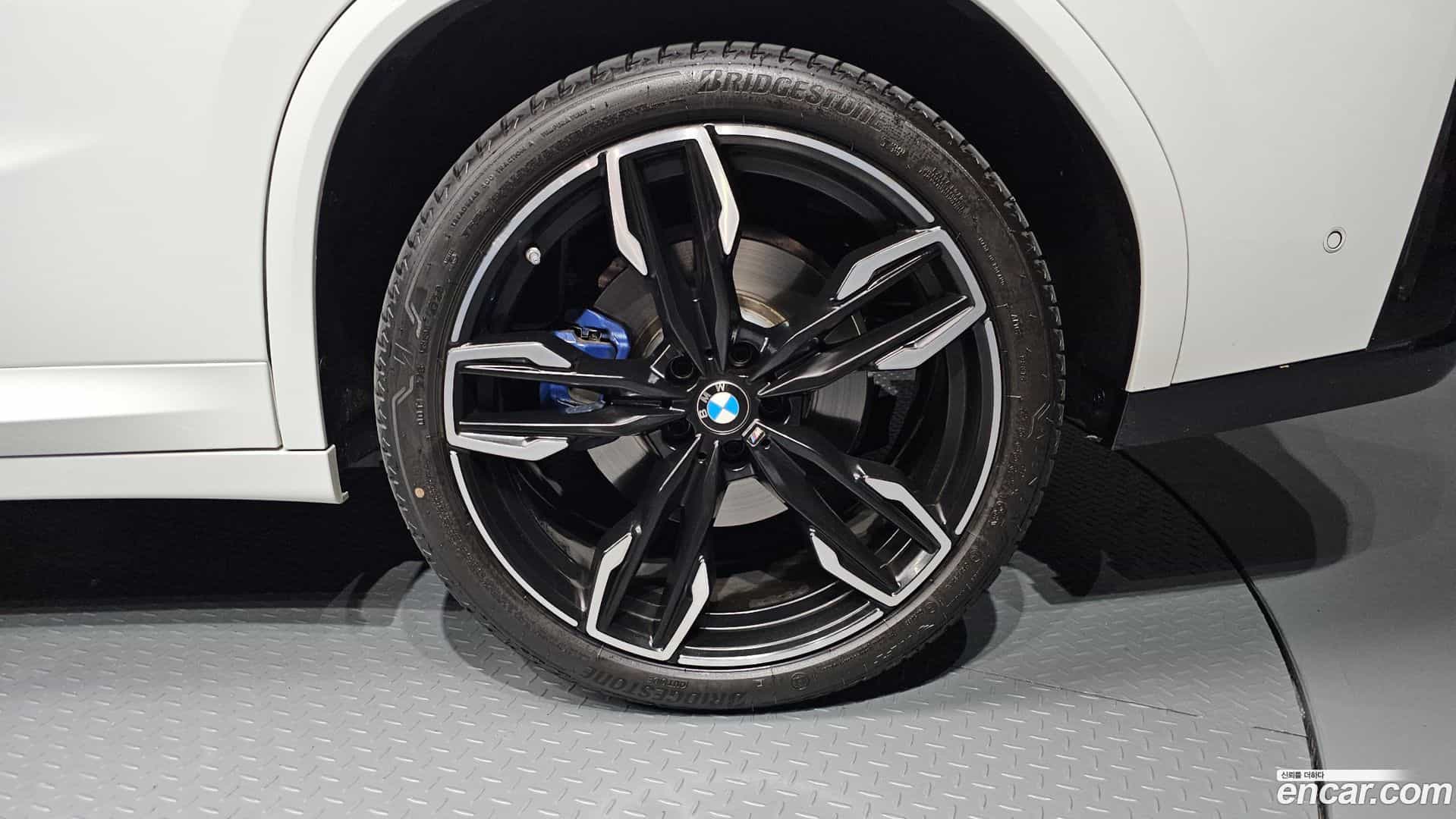 X4 BMW 2025.11-OUTER-031