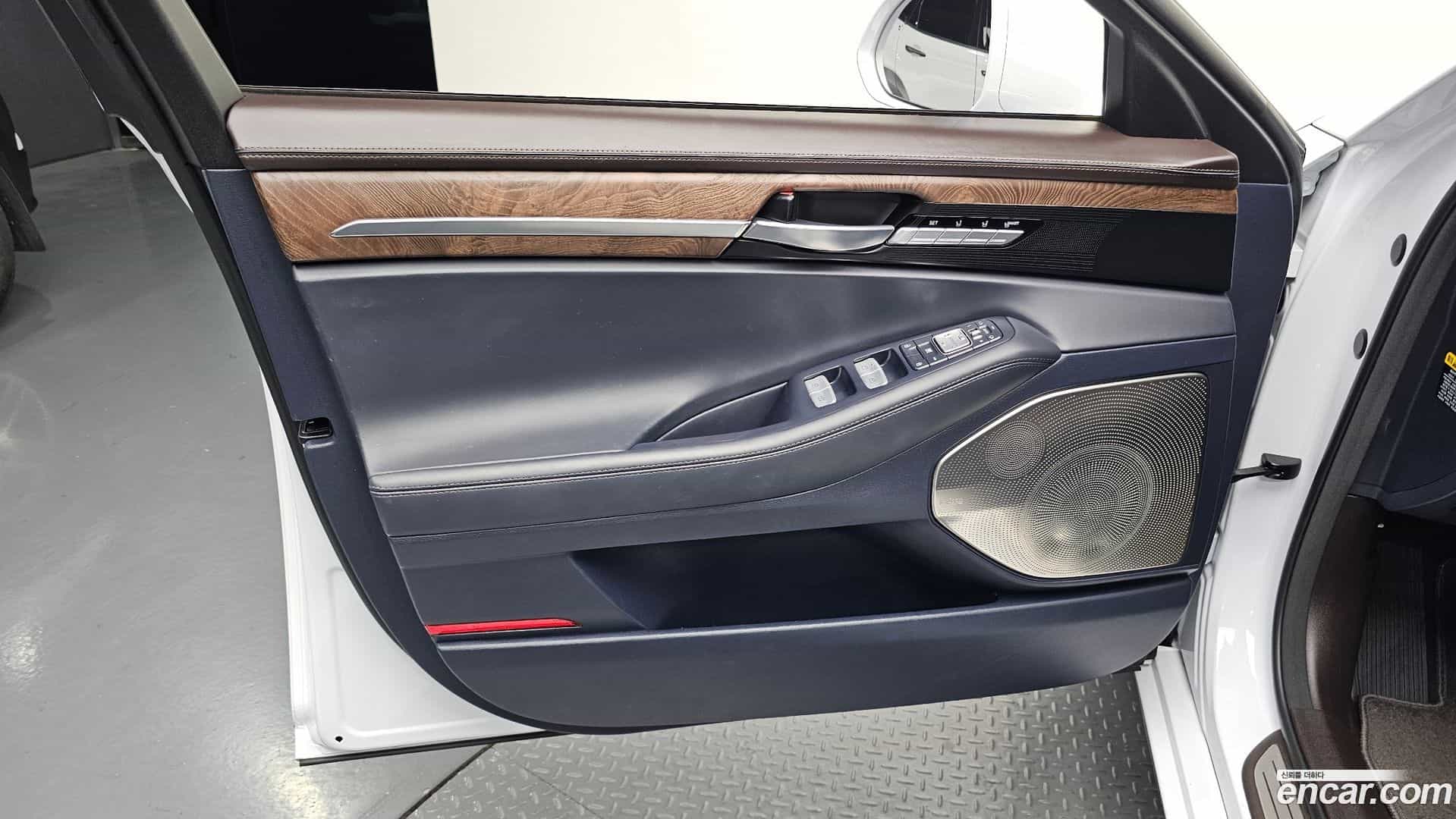 G90 Genesis 2018.10-INNER-034