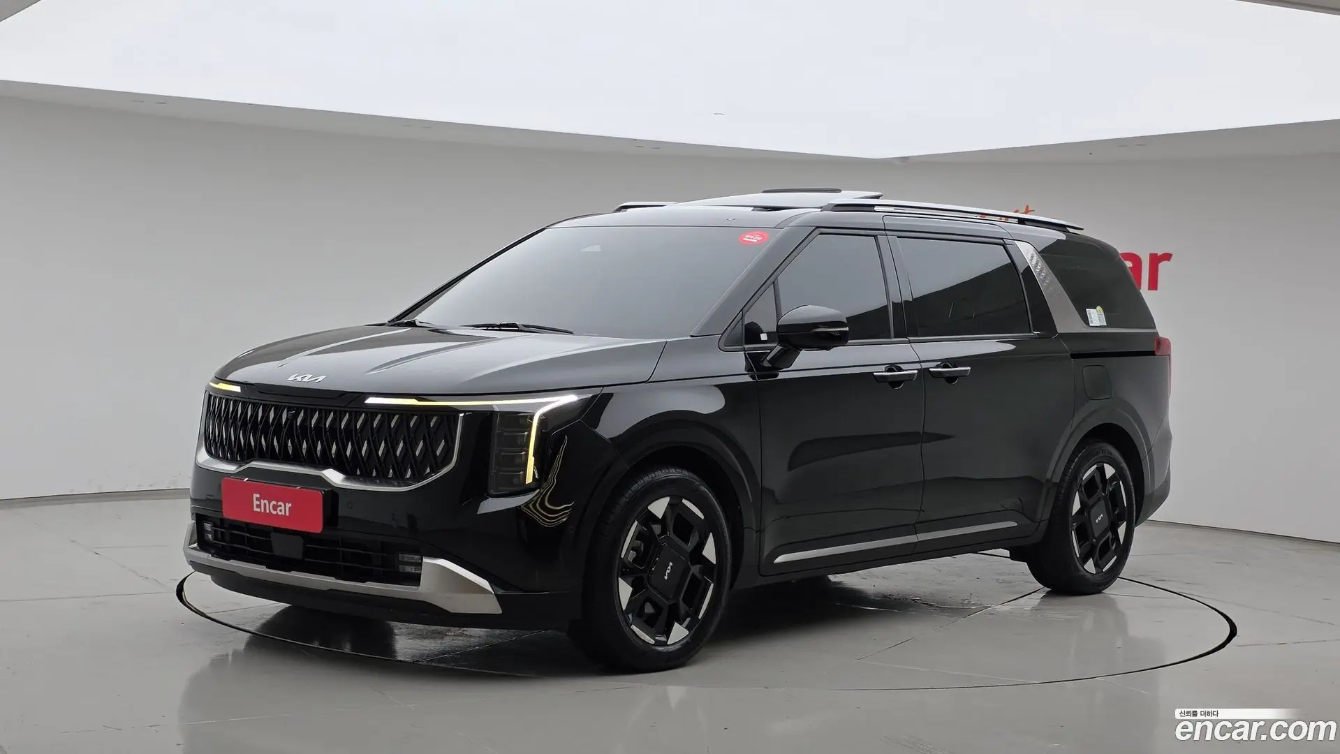 Main__Slider__Photo:Canival Kia 2024.3-0