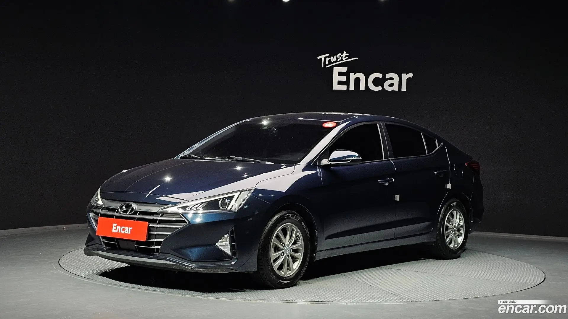 Main__Slider__Photo:AVANTE Hyundai 2019.10-0