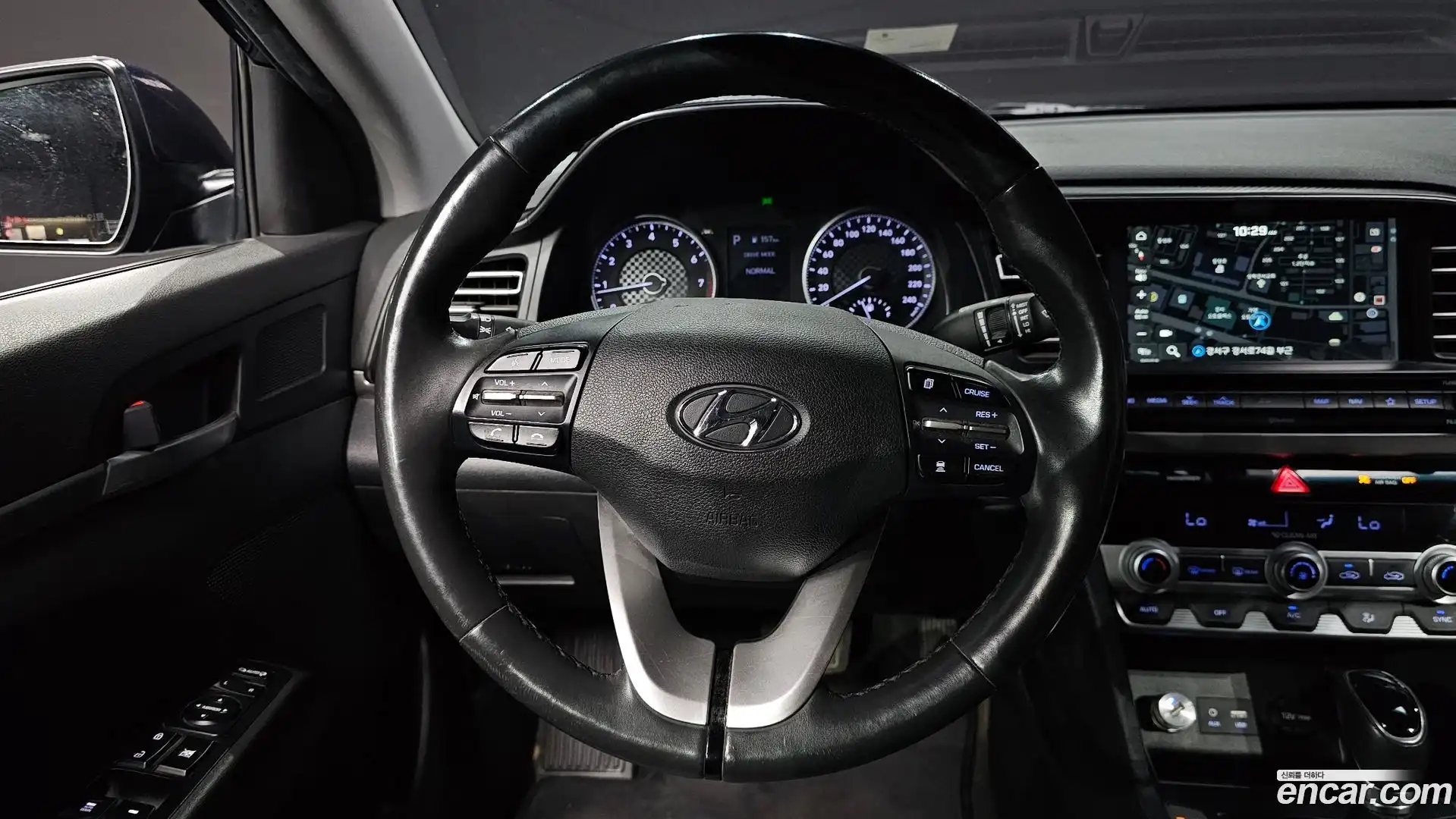 AVANTE Hyundai 2019.10-OPTION-016