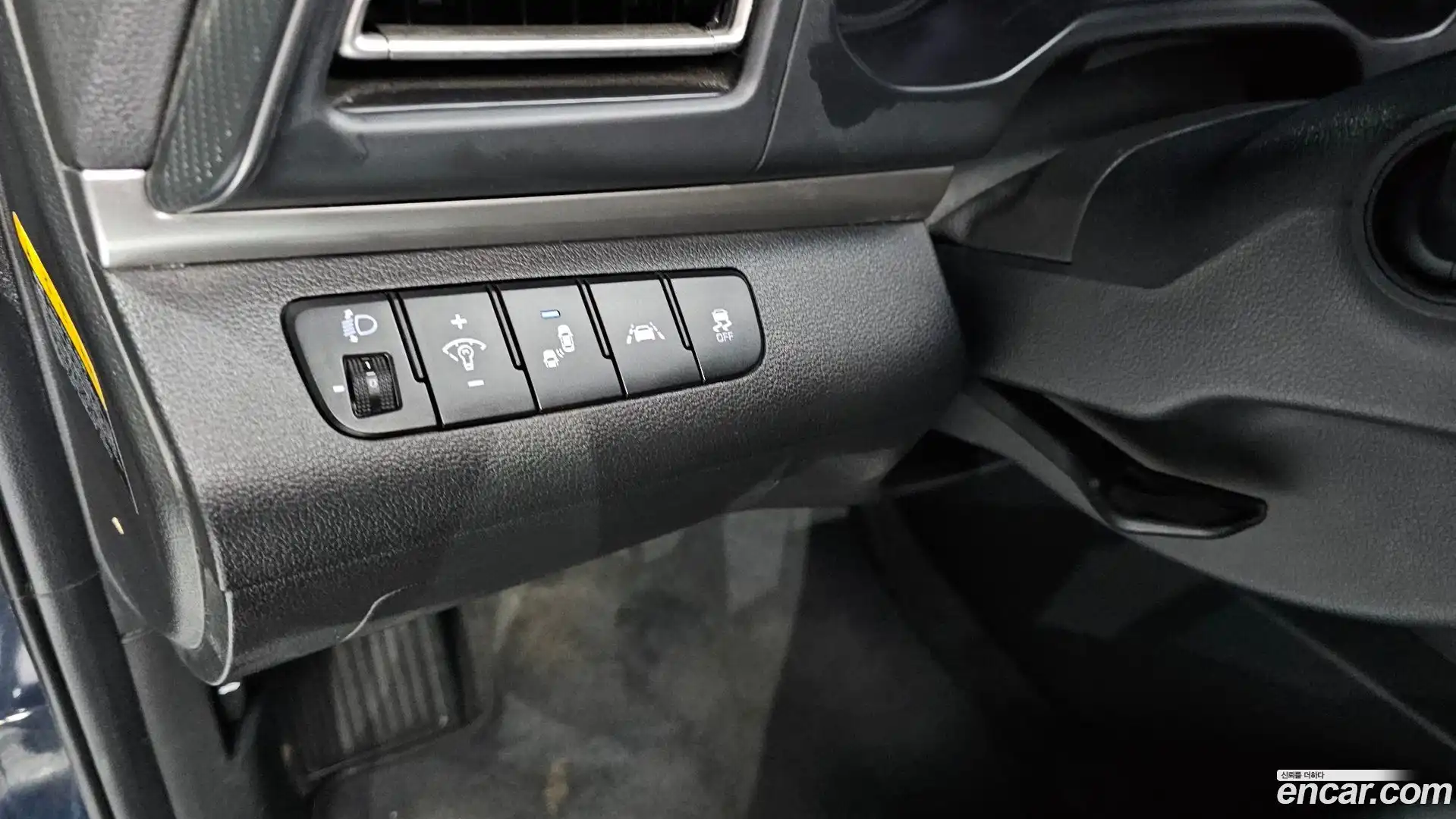 AVANTE Hyundai 2019.10-OPTION-040