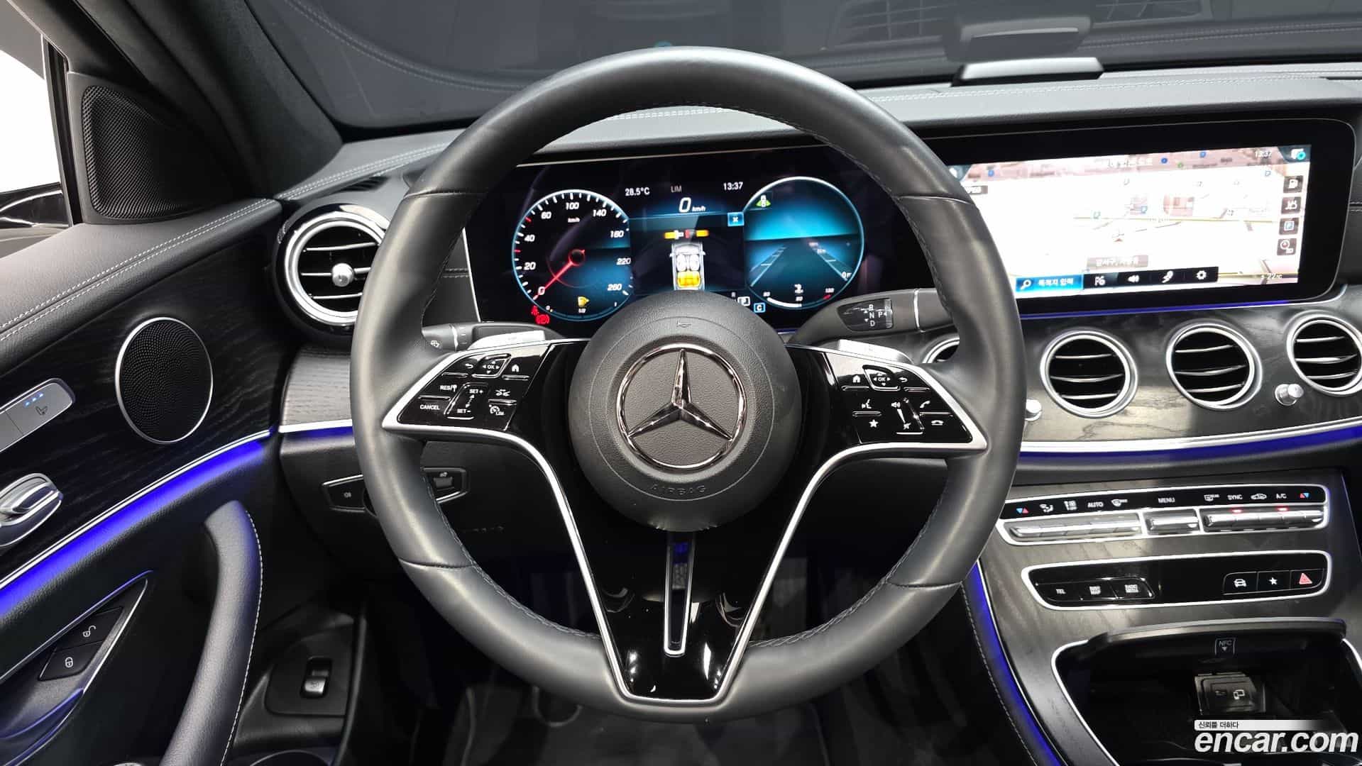 E-Class Mercedes-Benz 2022.11-OPTION-017