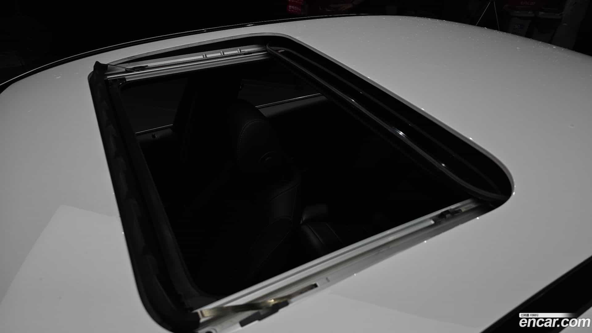 E-Class Mercedes-Benz 2022.11-OPTION-023