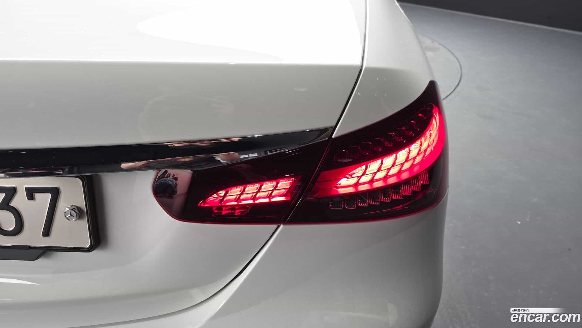 E-Class Mercedes-Benz 2022.11-OUTER-033