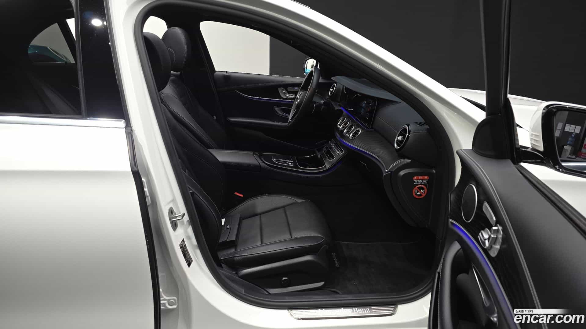 E-Class Mercedes-Benz 2022.11-INNER-036